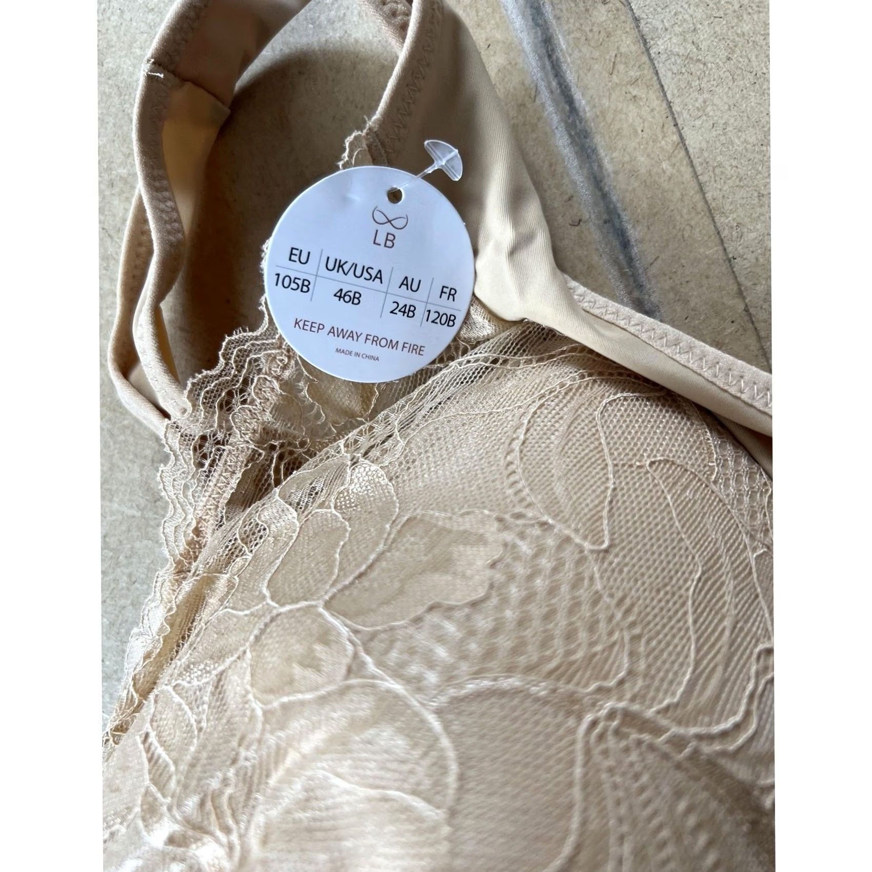 Vintage Lucy Breeze Bra Womens 46B Beige Longline Molded Lightly Lined Lace Nylon Spandex Wireless Pullover Full Coverage Size ONE SIZE - 2 Thumbnail