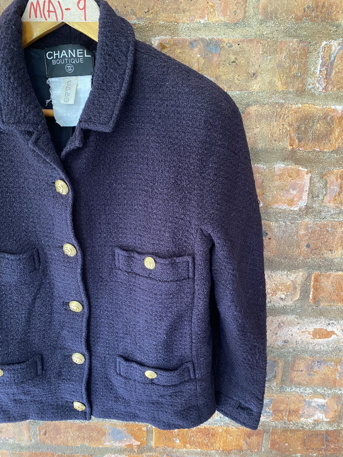 Chanel 1990s Chanel tweed gold button Jacket Size S / US 4 / IT 40 - 5 Thumbnail
