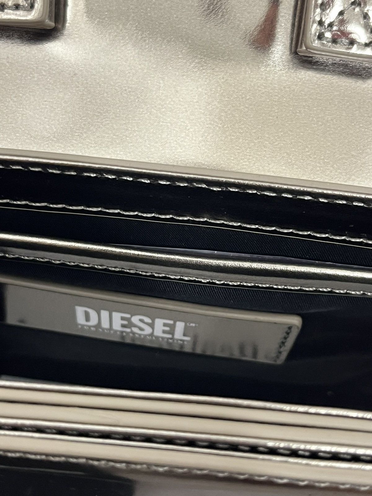 Diesel 1DR-Iconic shoulder bag in mirrored leather Size ONE SIZE - 9 Thumbnail