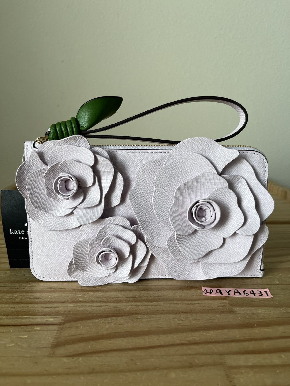 Kate Spade Kate Spade Flora Flower Medium L-Zip Wristlet Size ONE SIZE - 1 Thumbnail