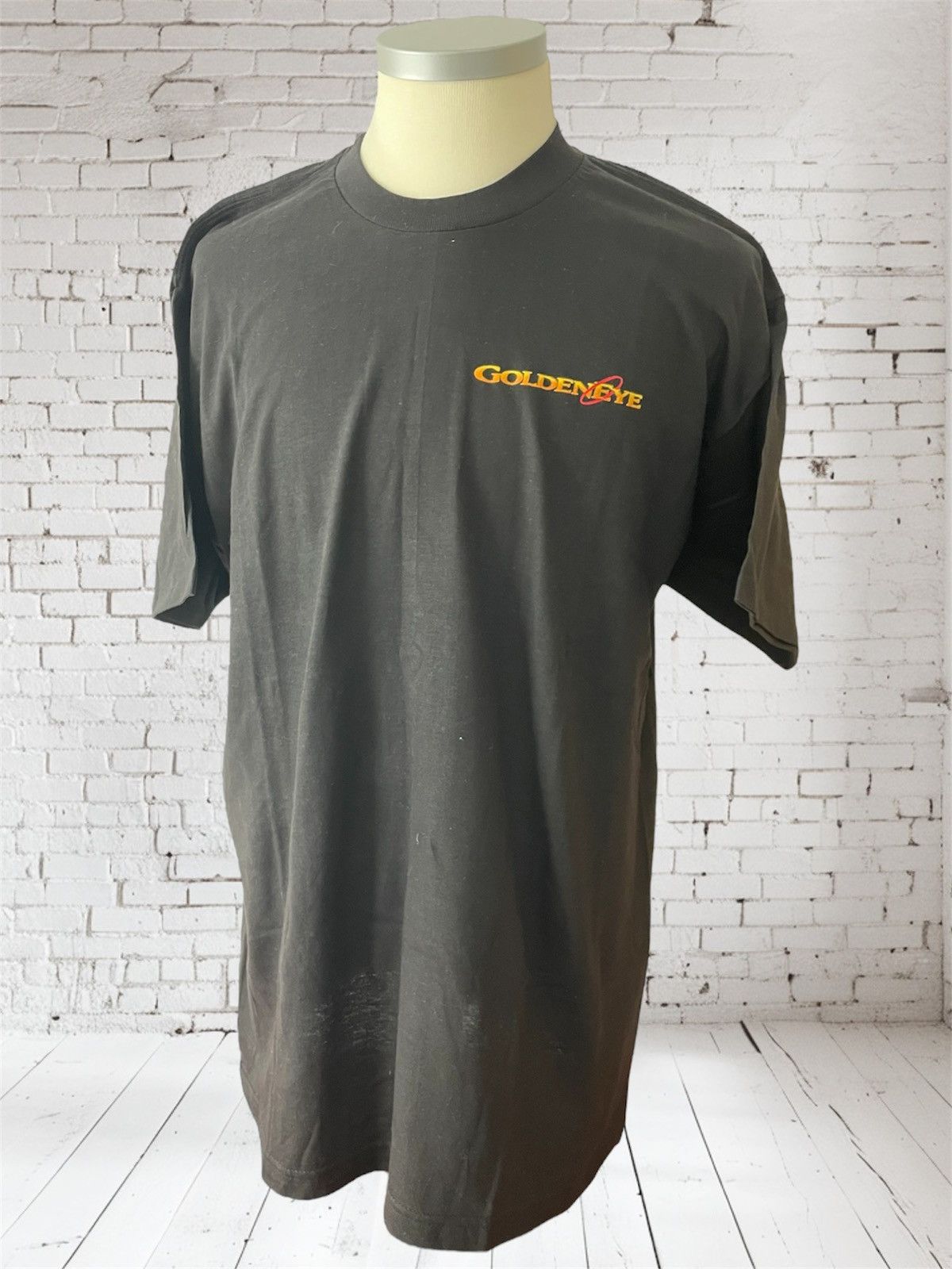 Vintage Vintage GoldenEye James Bond T-Shirt Size US XL / EU 56 / 4 - 1 Thumbnail
