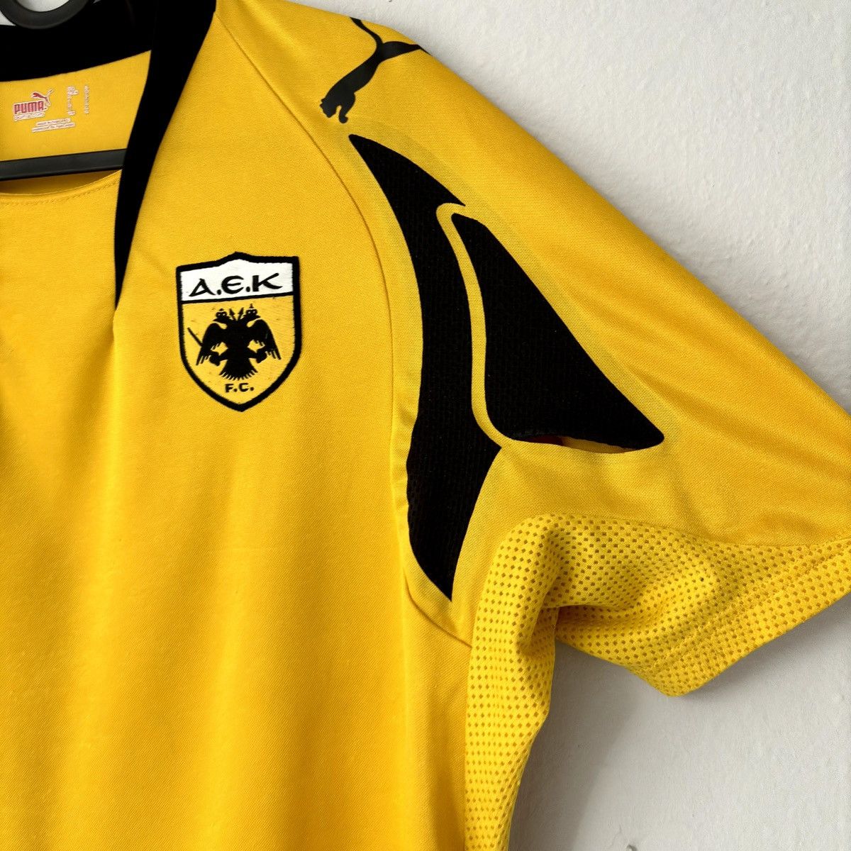 Puma × Vintage 2007 2008 AEK Athens Greece Puma Home Soccer Jersey Shirt EU Size US L / EU 52-54 / 3 - 4 Thumbnail