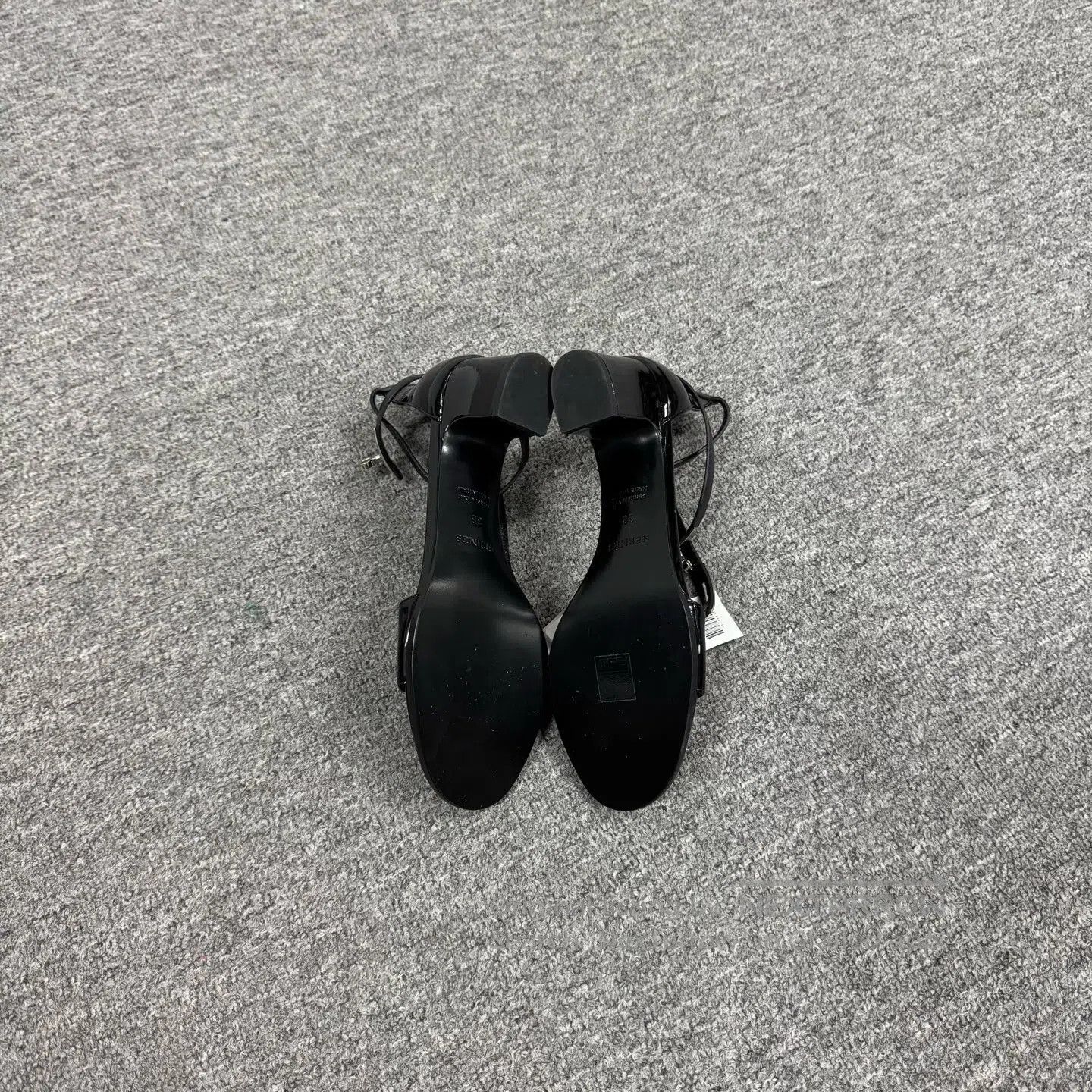 Hermes Hermes Kelly扣, black painted leather High-heeled sandals| Size US 7.5 / IT 37.5 - 6 Thumbnail