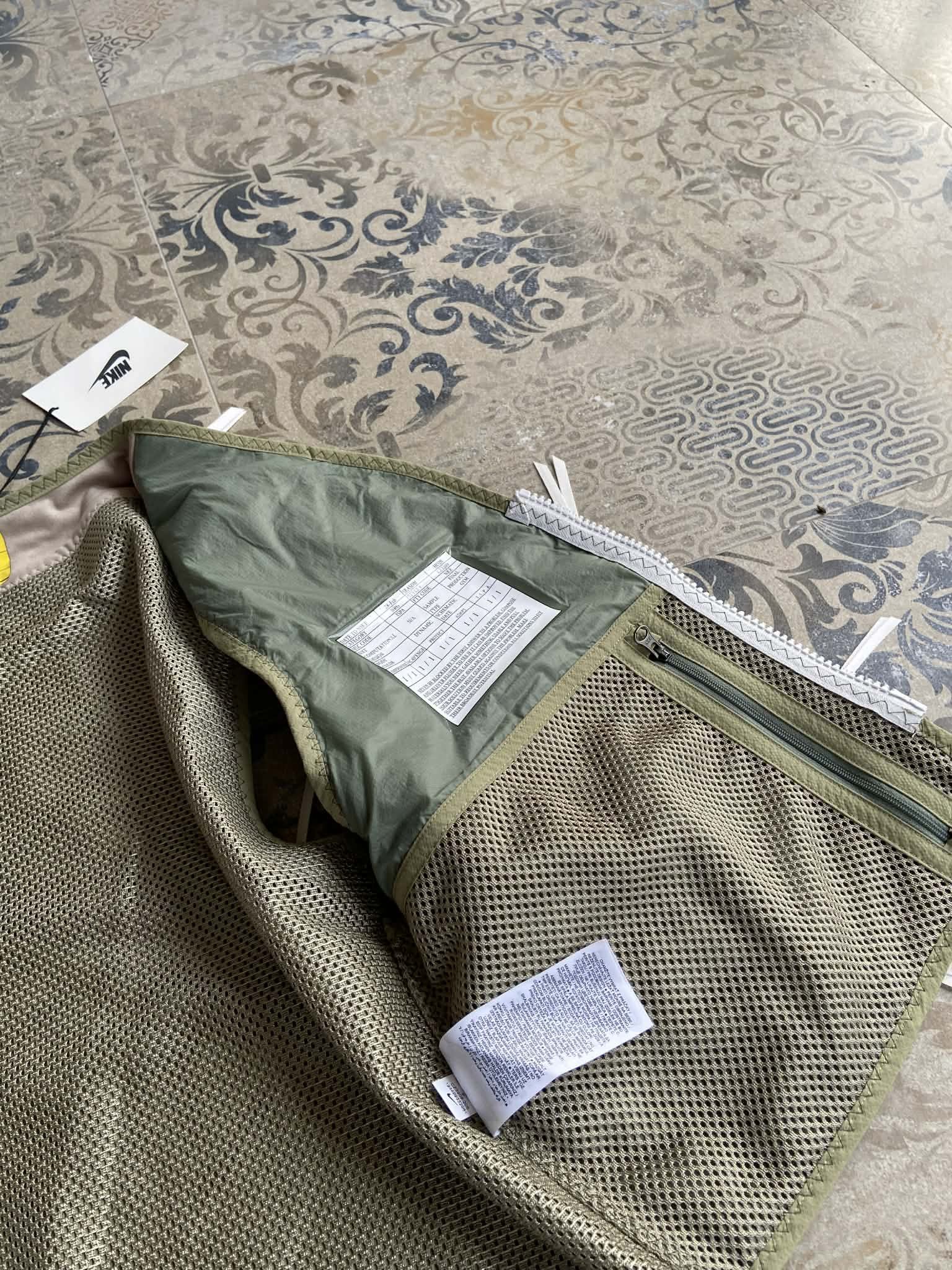 Nike Nike Ispa Vest Khaki Army rare new size s Size US S / EU 44-46 / 1 - 9 Thumbnail