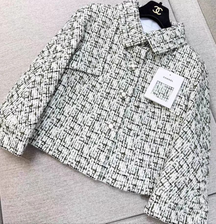 Chanel Chanel Women's Jacket Size XS / US 0-2 / IT 36-38 - 1 Thumbnail