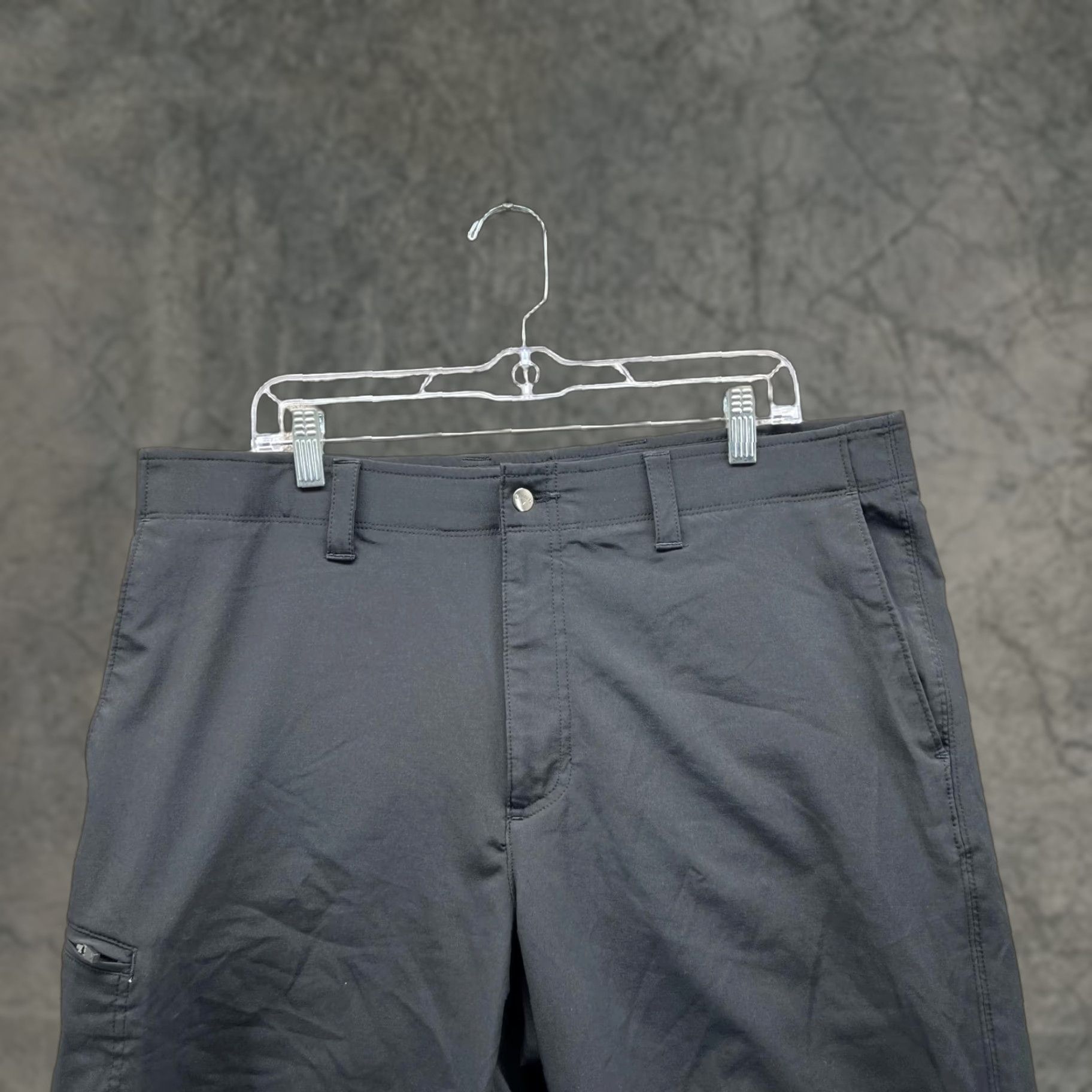Callaway Callaway Shorts Men 38 Black Chino Flat Front Casual Polyester Outdoors Golf Size US 38 / EU 54 - 1 Thumbnail