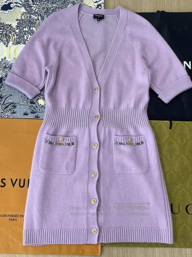 Chanel Chanel Pink V-neck cashmere dress Size XS / US 0-2 / IT 36-38 - 1 Thumbnail