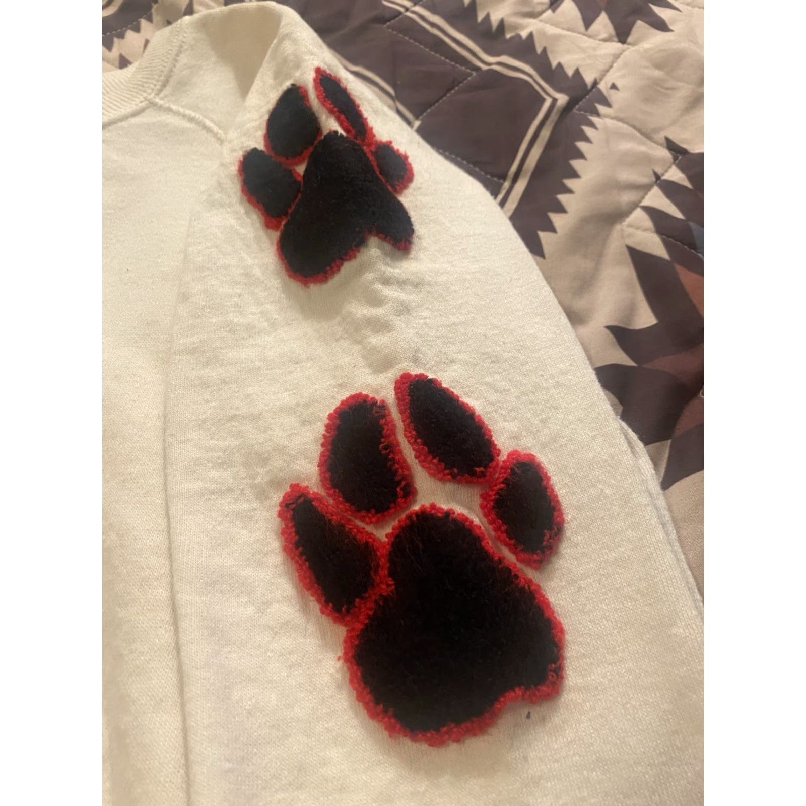 Vintage VINTAGE Bassett Walker Sweatshirt Women’s Large Cubs Letterman Style Patches White 80s Embroidered Logo Crew Neck Pullover Cotton Blend Fleece Size L / US 10 / IT 46 - 5 Thumbnail
