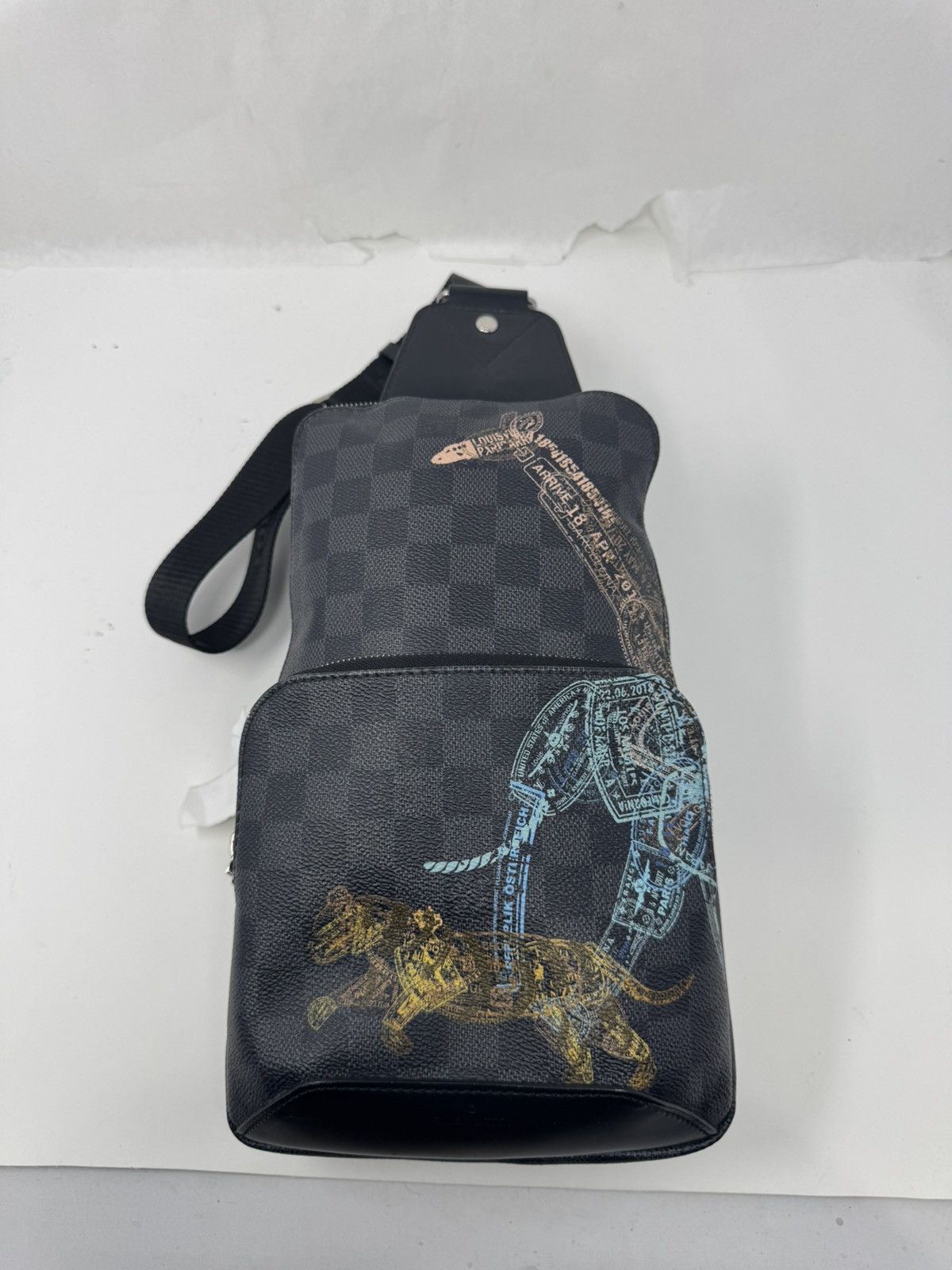 Louis Vuitton Louis Vuitton Avenue Sling Bag Wild Animals Damier Graphite Size ONE SIZE - 1 Thumbnail