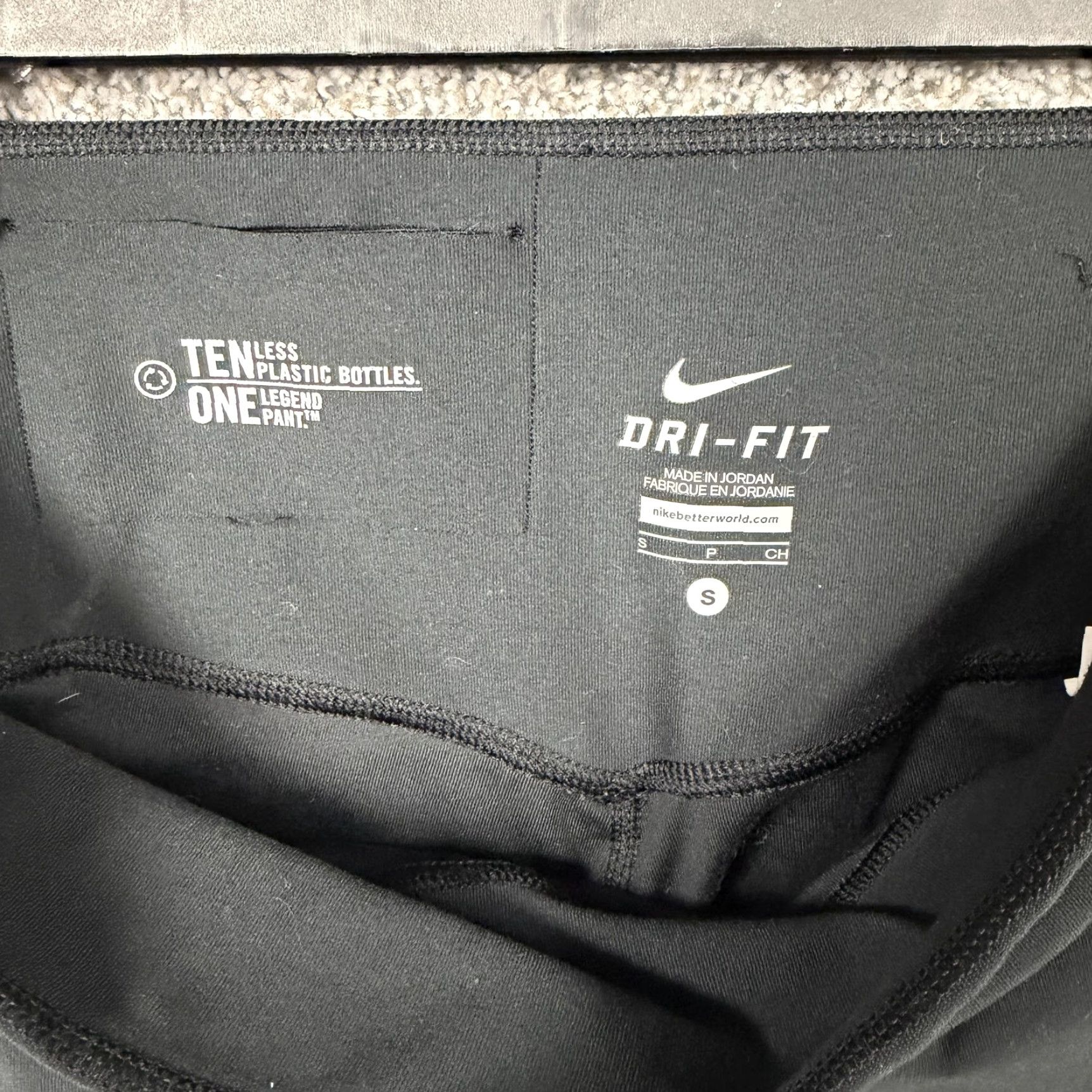 Nike Nike Dri-FIT Legend Sweatpants Women S 26 Inseam 32.5 Black Skinny Pants Activewear Outdoor Sports Size 28" / US 6 / IT 42 - 7 Thumbnail
