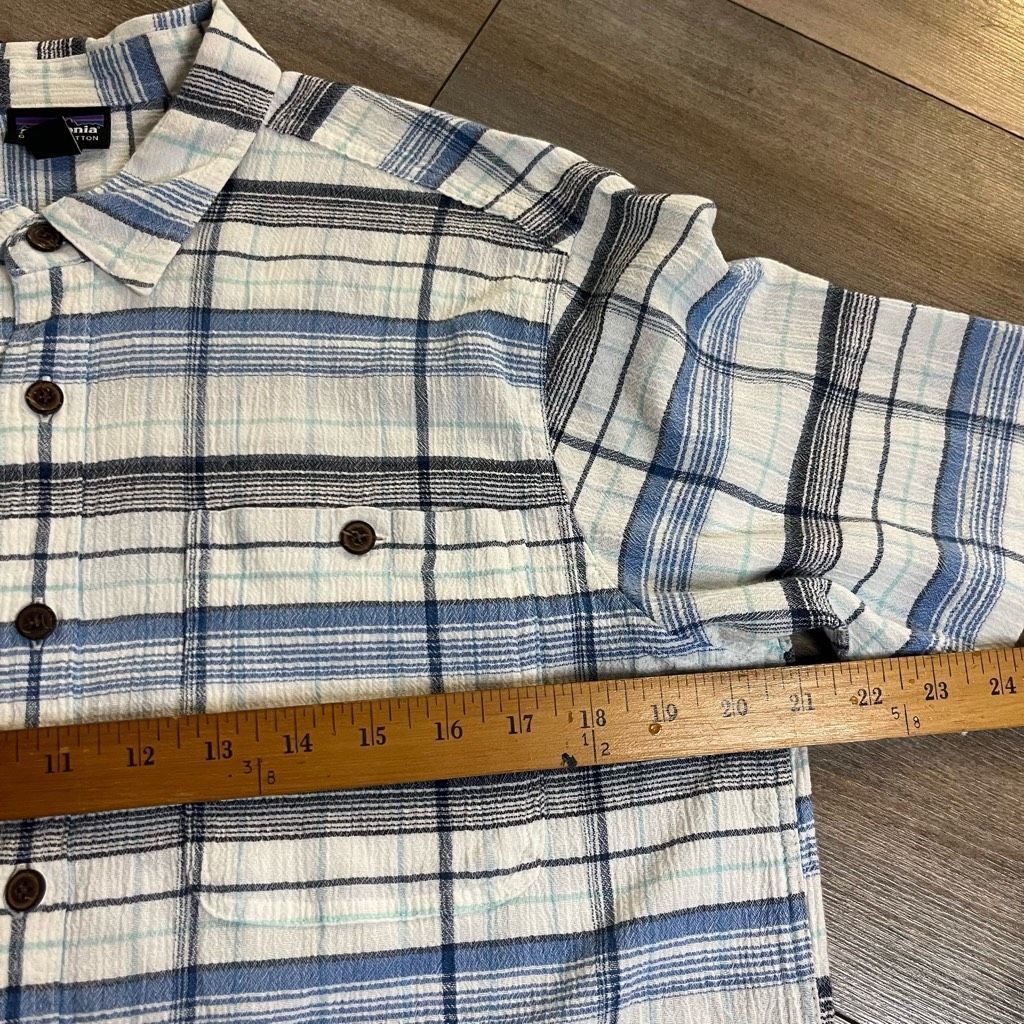 Patagonia Patagonia Blue Athletic Casual Buttonup Men Medium Bin E-27 Size US M / EU 48-50 / 2 - 5 Thumbnail