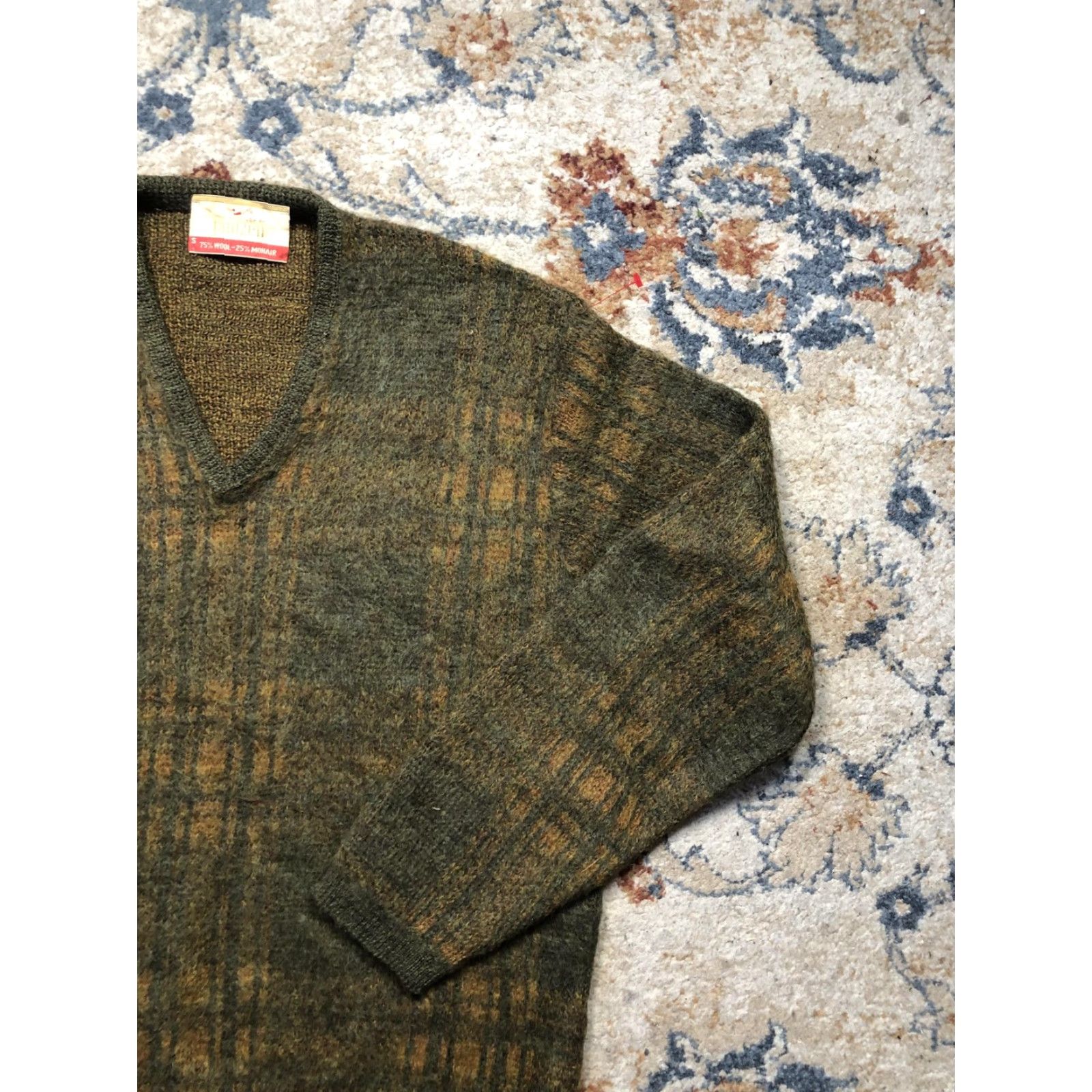 Jantzen VINTAGE Jantzen Sweater Mens Small Mohair Wool Plaid Pullover 60s USA Knit V-Neck Green/Brown Ladies? Size US S / EU 44-46 / 1 - 4 Thumbnail