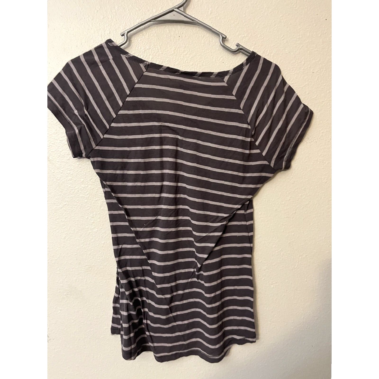 Victoria's Secret Victoria's Secret VSX Women’s Athletic Sport Tee Top V-Neck Small Gray Striped Ladies Shirt S Black Sports VS Victoria Sport 90s? Size S / US 4 / IT 40 - 3 Thumbnail