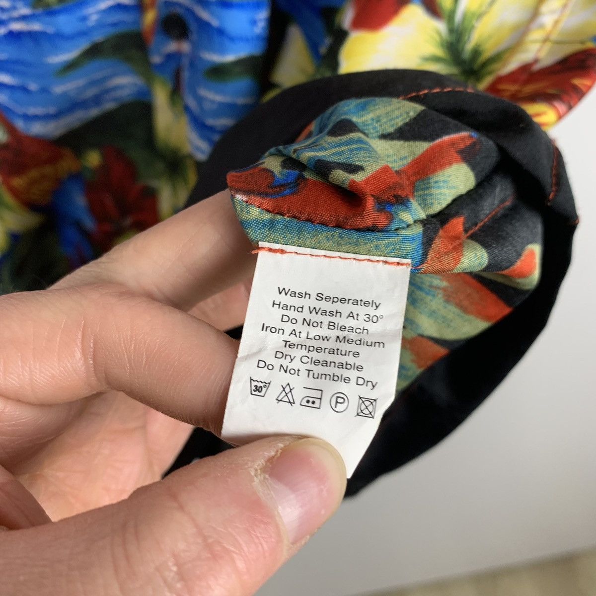 Vintage Run & Fly Crazy Floral Hawaiian Shirt Vintage Y2K Designer Size US S / EU 44-46 / 1 - 14 Thumbnail