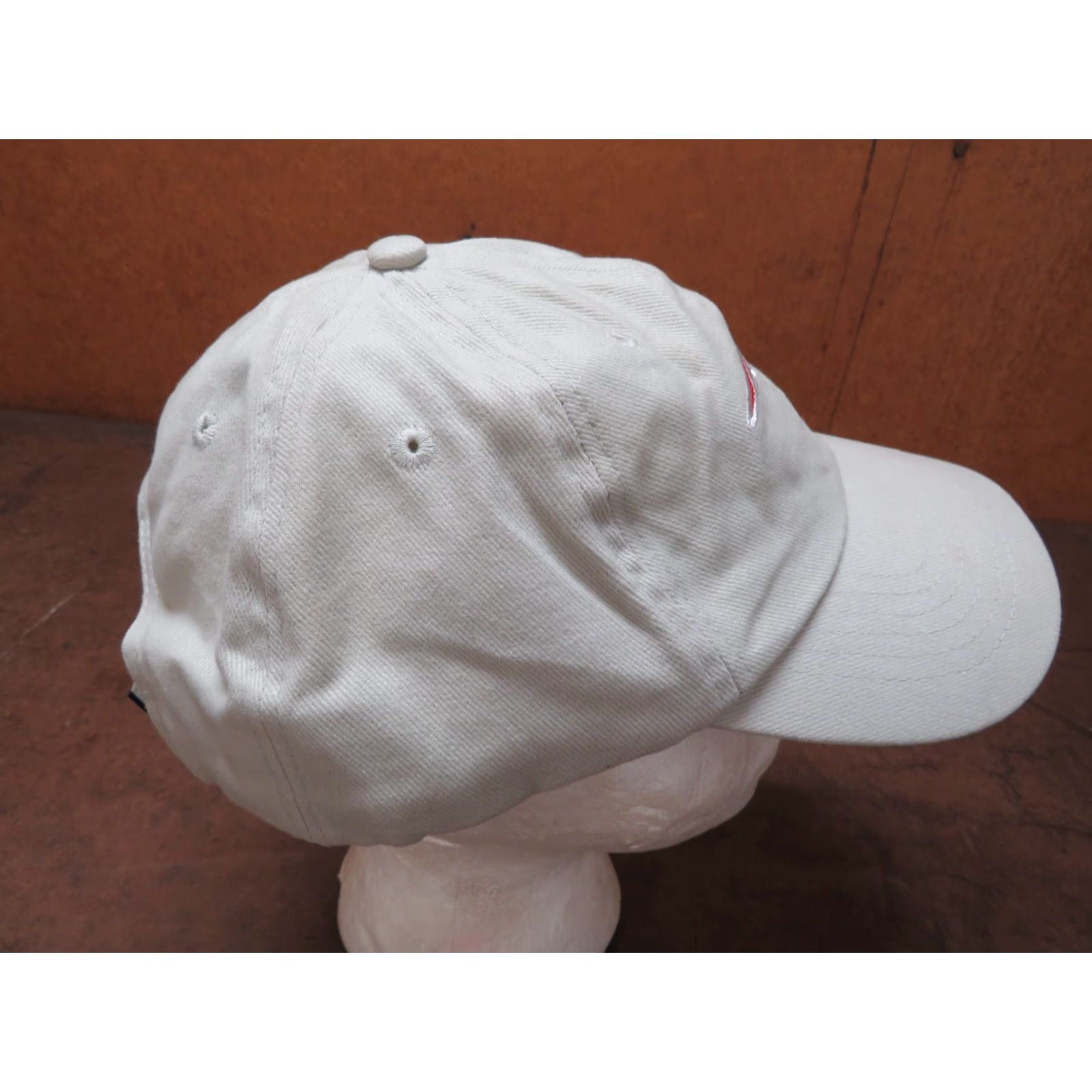 NFL VINTAGE New England Patriots Logo Embroidered NFL Baseball Cap Men One Size Beige Adjustable Unworn Size ONE SIZE - 4 Thumbnail