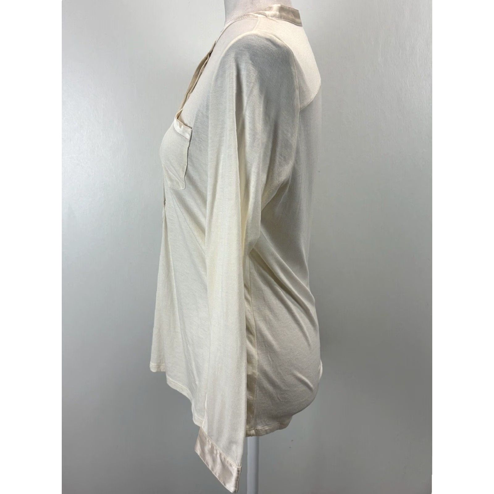 J. Jill J. Jill Silk Trimmed Pima Henley Shirt Small Ivory Long Sleeve Casual PS Petite Women Henley Sleeve Casual Sleeve Long Ivory Silk Size S / US 4 / IT 40 - 2 Thumbnail