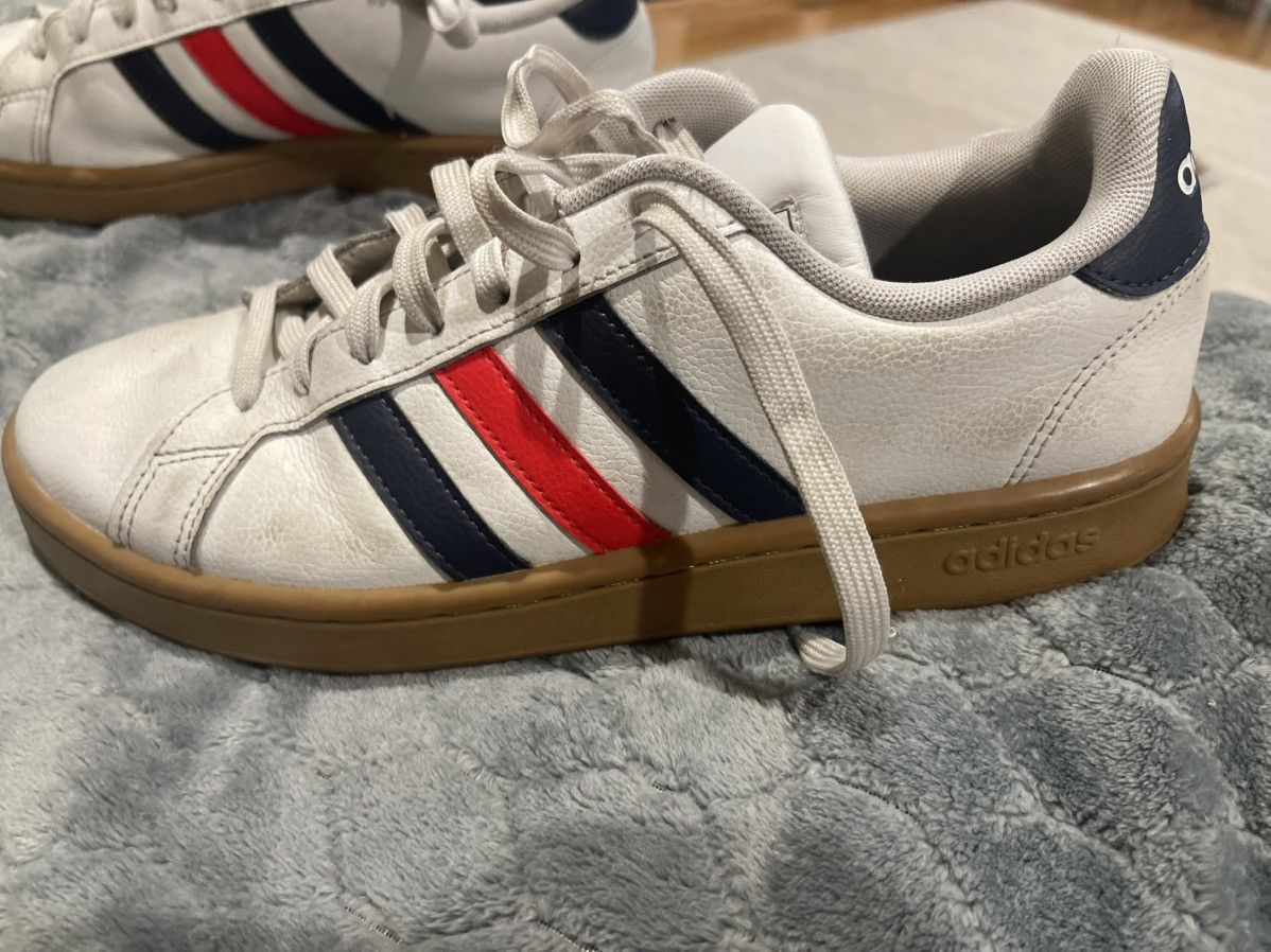 Adidas × Vintage White Adidas Samba Blue And Red Stripes Size 9 Size US 9 / EU 42 - 7 Thumbnail