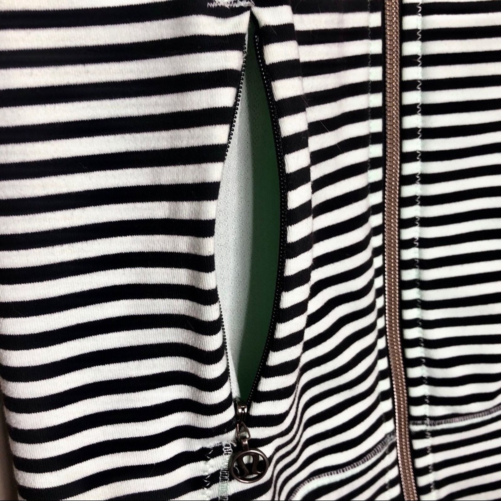Lululemon Lululemon Daily Yoga Jacket Green Striped Zip Up Jacket 2 Size XS / US 0-2 / IT 36-38 - 9 Thumbnail