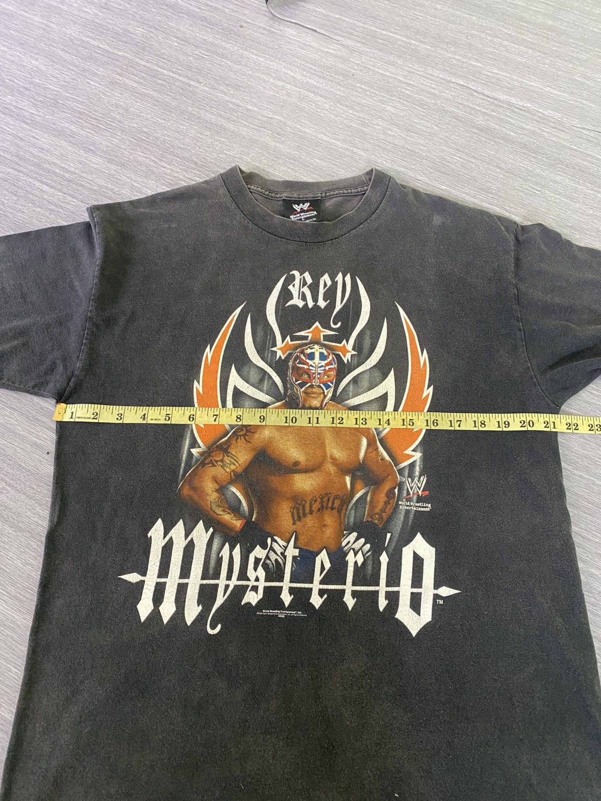 Vintage × WWE × WWF Vintage 2002 Rey Mysterio WWE Superstar Plain Faded Shirt Size US L / EU 52-54 / 3 - 13 Thumbnail
