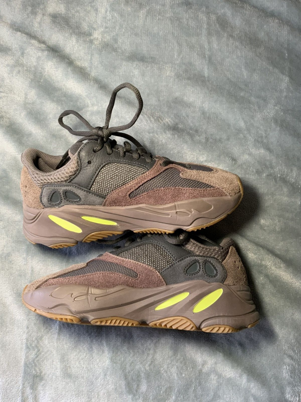 Yeezy Yeezy 700 mauve Size US 5 / EU 37 - 2 Thumbnail