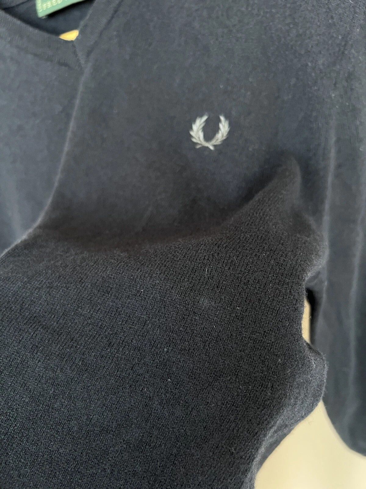 Fred Perry Fred Perry V-Neck Jumper Wool Sweater Mens Size 44 or M Size US M / EU 48-50 / 2 - 16 Thumbnail
