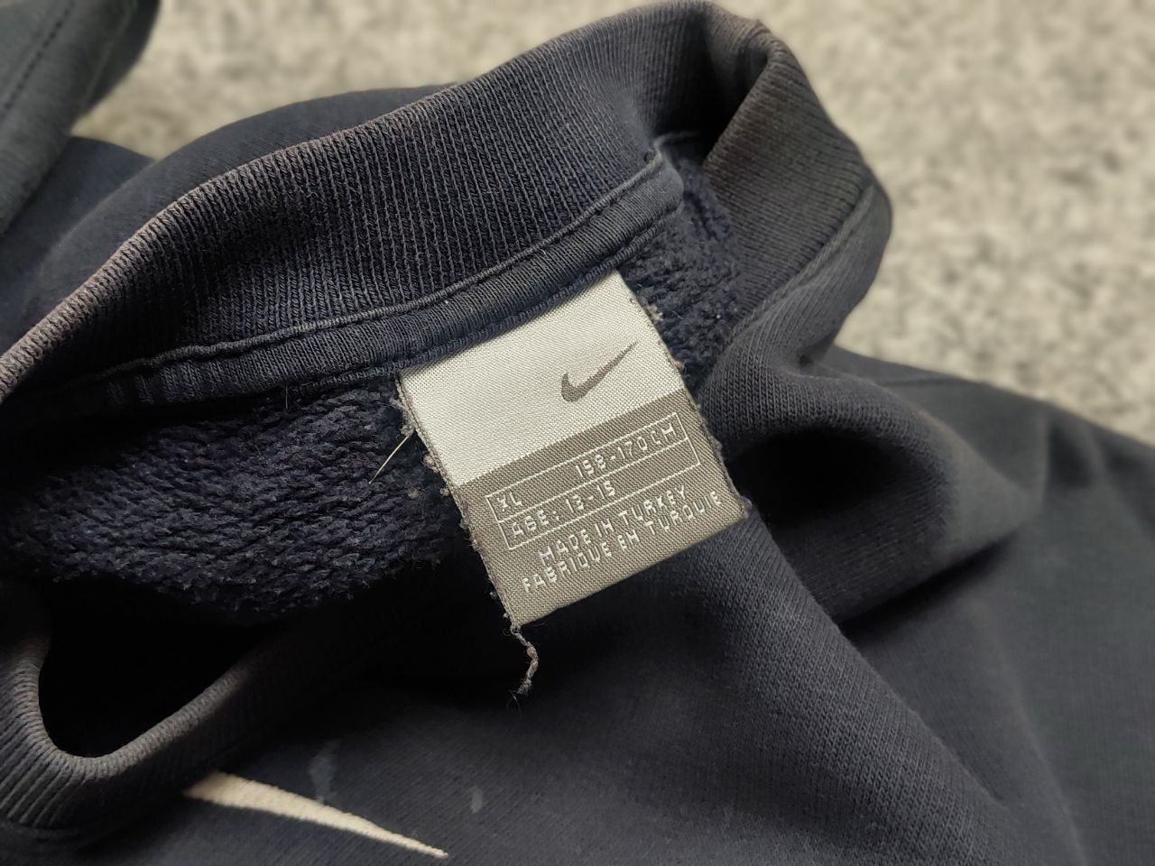 Nike Vintage 90's Nike center embroidered distressed Sweatshirt Size US S / EU 44-46 / 1 - 16 Thumbnail