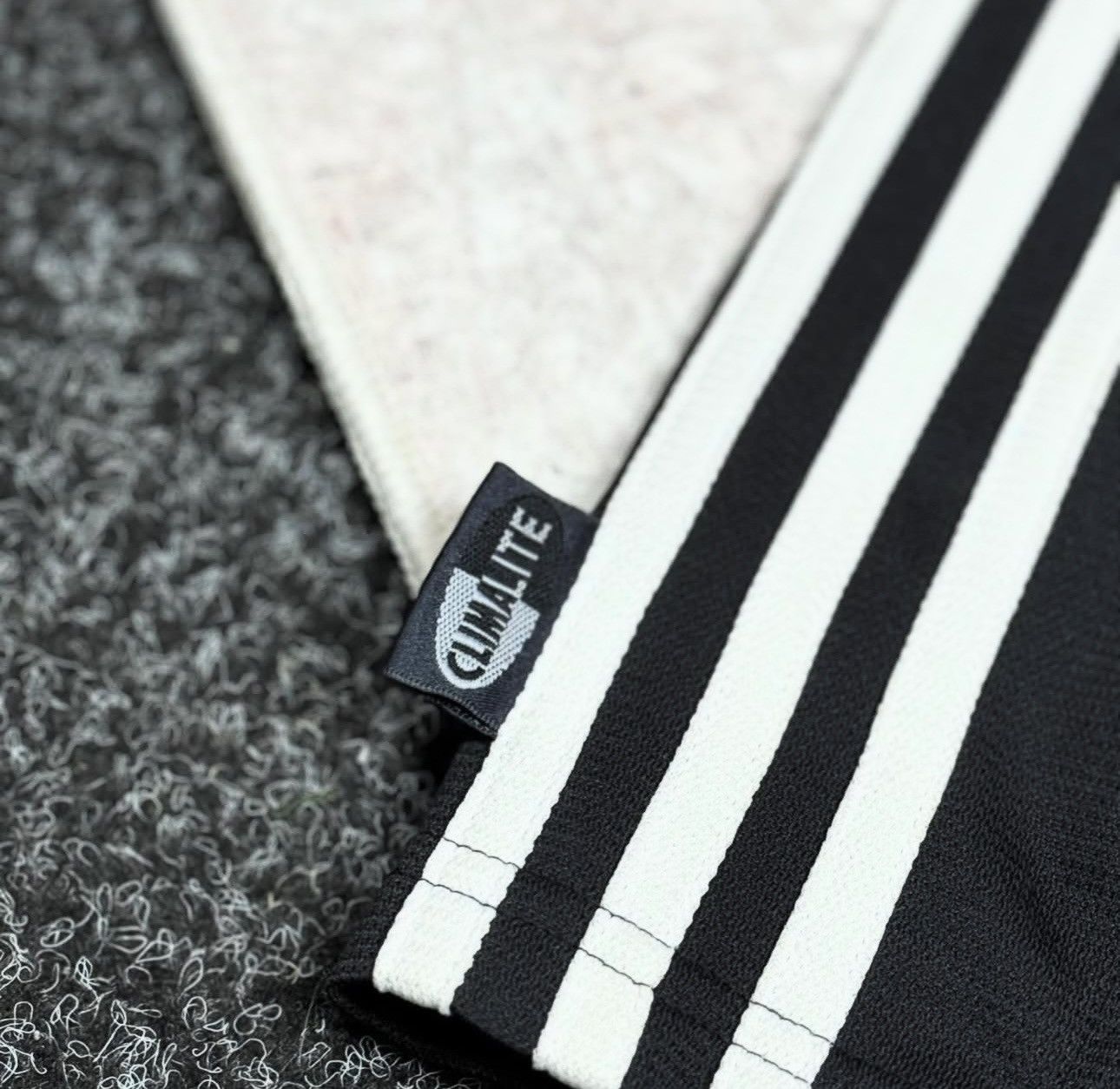 Adidas Adidas Shorts vintage size Xs Size US 28 / EU 44 - 4 Thumbnail