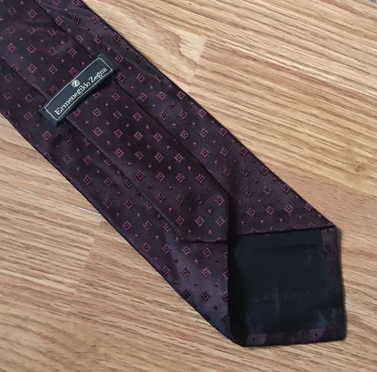 Ermenegildo Zegna Ermenegildo Zegna Burgundy Geometric Print Classic Silk Tie Size ONE SIZE - 3 Thumbnail
