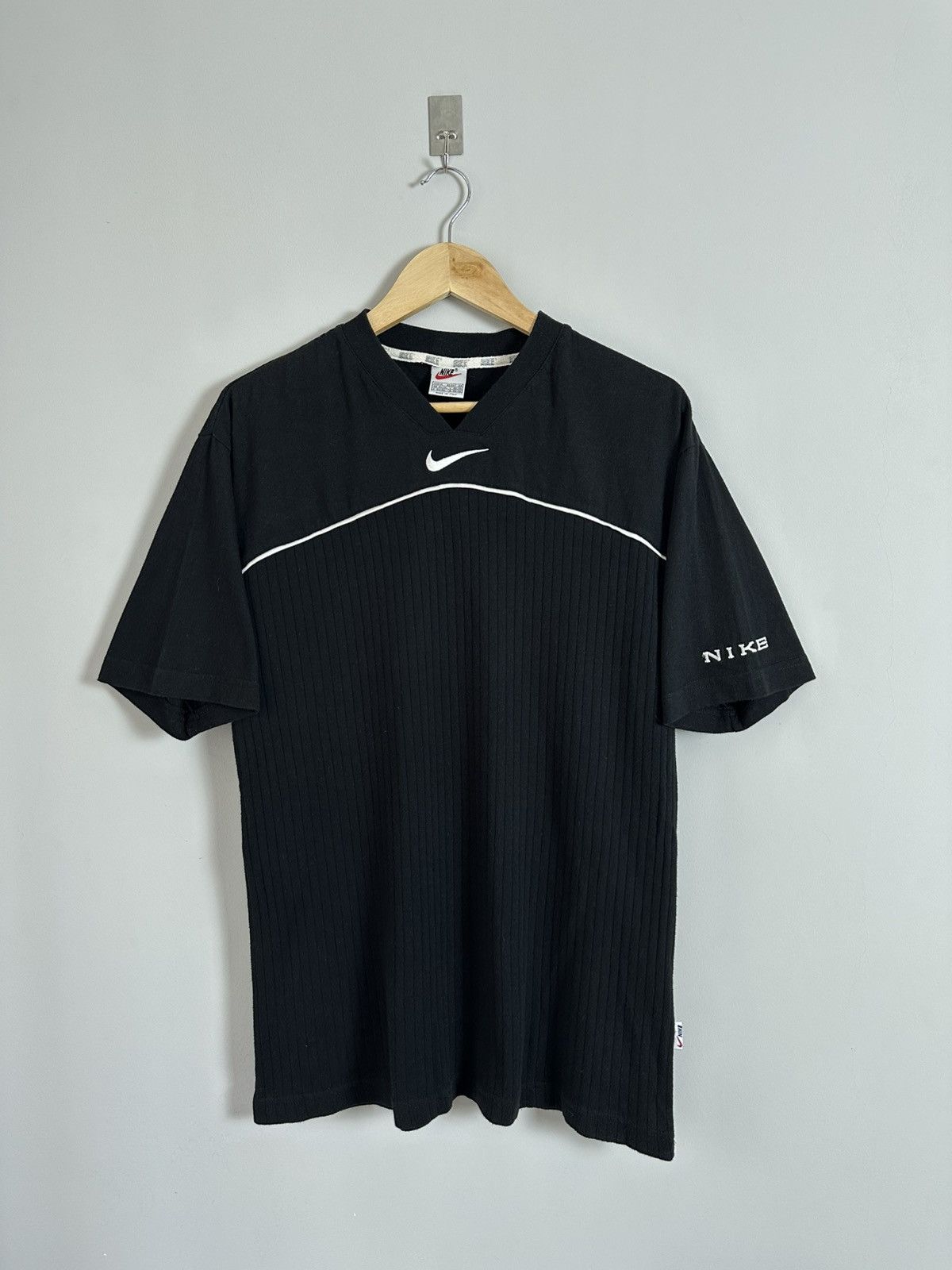 Nike × Vintage Nike 90s Ribbed Tee Made in Italy V-Neck Vintage Swoosh M Size US M / EU 48-50 / 2 - 1 Thumbnail