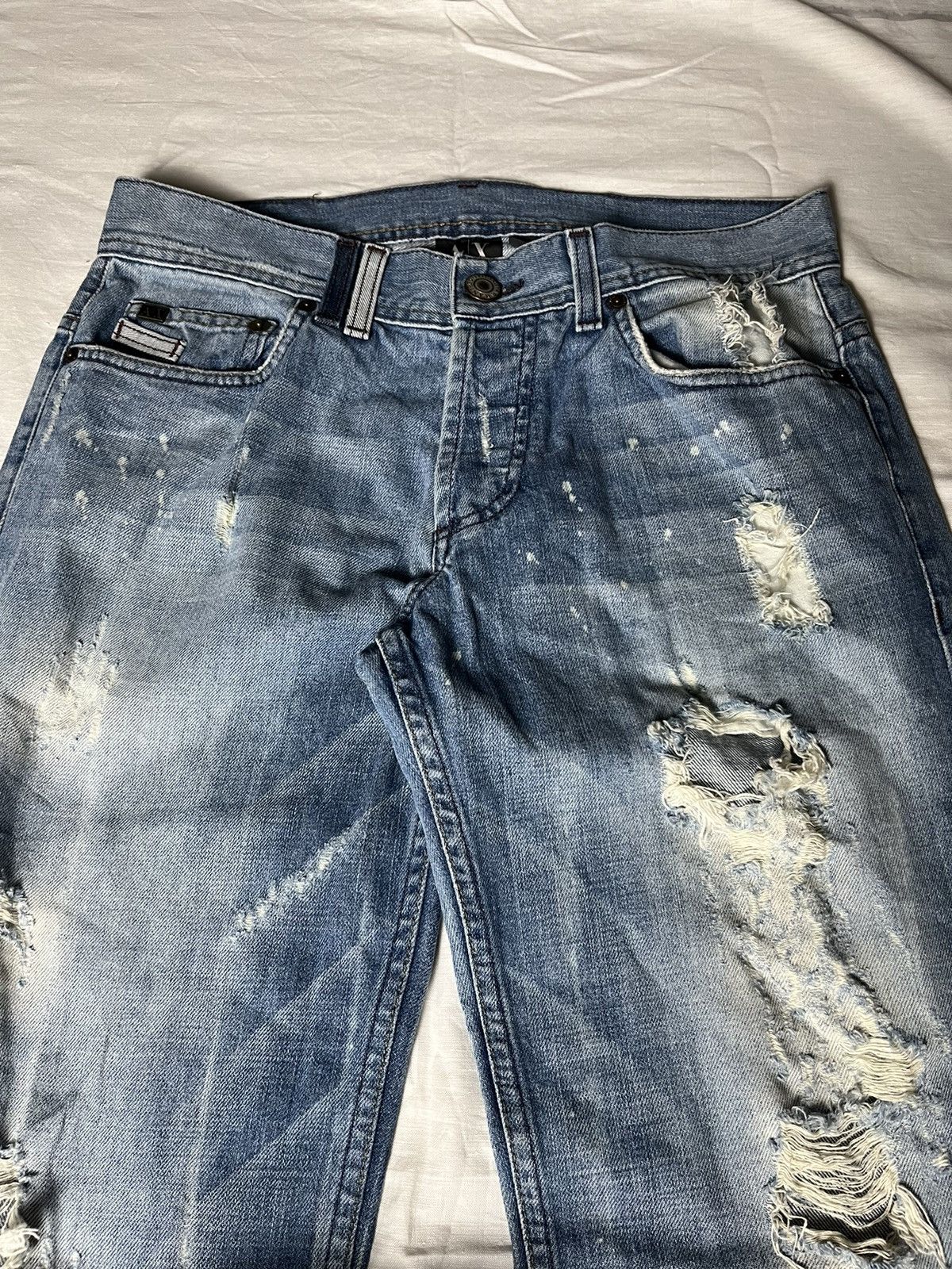 Armani Exchange 32" Armani Exchange Distressed Denim Size US 32 / EU 48 - 8 Thumbnail