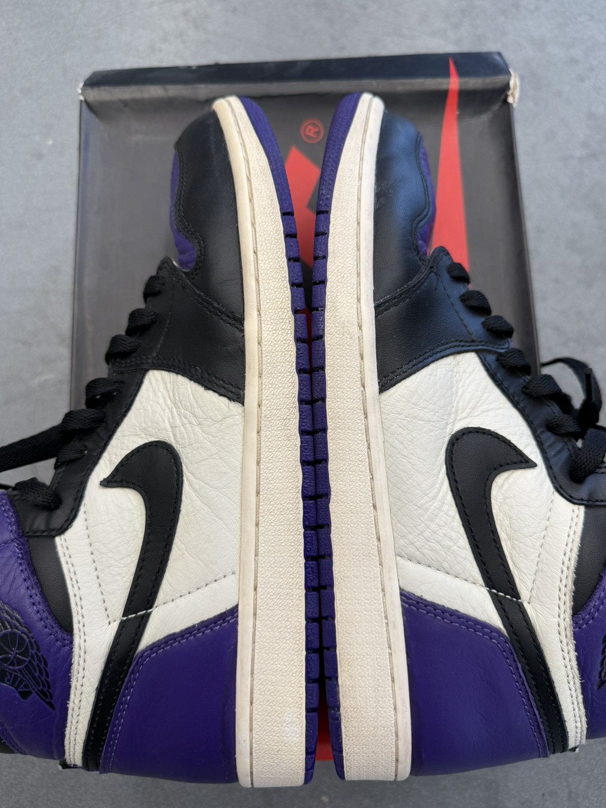 Jordan Brand 2018 Air Jordan 1 Retro High Court Purple Size US 10 / EU 43 - 5 Thumbnail