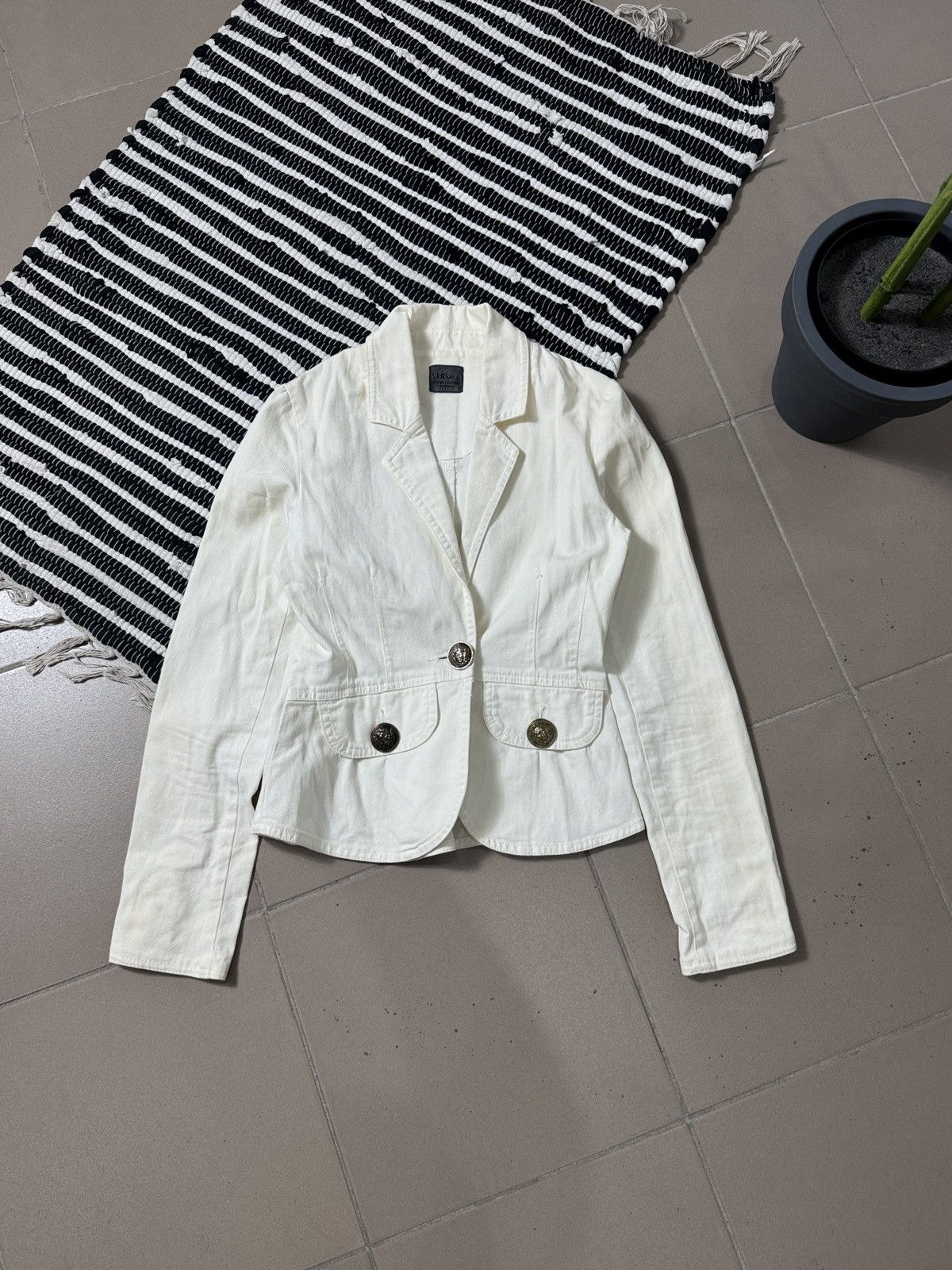 Versace VINTAGE VERSACE JEANS COUTURE SKINNY JACKET Size XS / US 0-2 / IT 36-38 - 2 Thumbnail