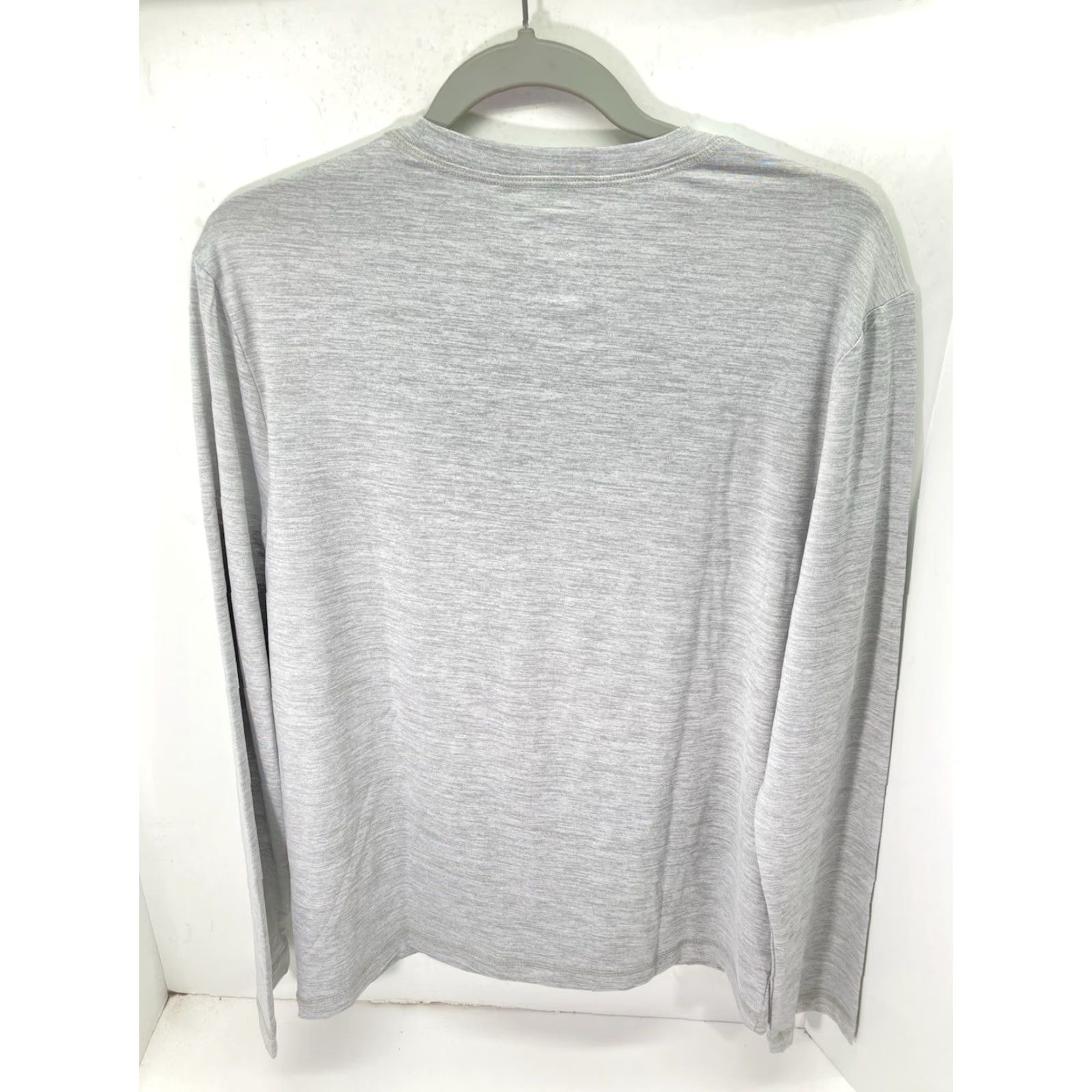 Hurley Hurley UV TShirt Men Size S Gray Long Sleeve Moisture Wicking Pullover NWOT Size US S / EU 44-46 / 1 - 5 Thumbnail