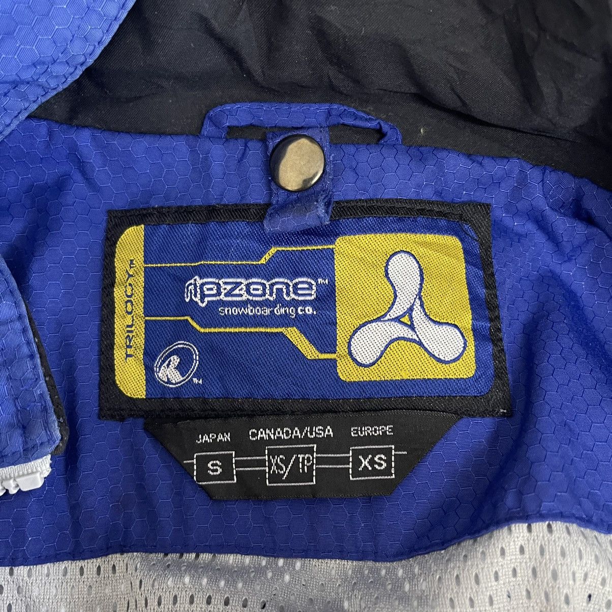 Japanese Brand × Vintage RIPZONE SKATEBOARDING SKI JACKET Size US M / EU 48-50 / 2 - 22 Thumbnail