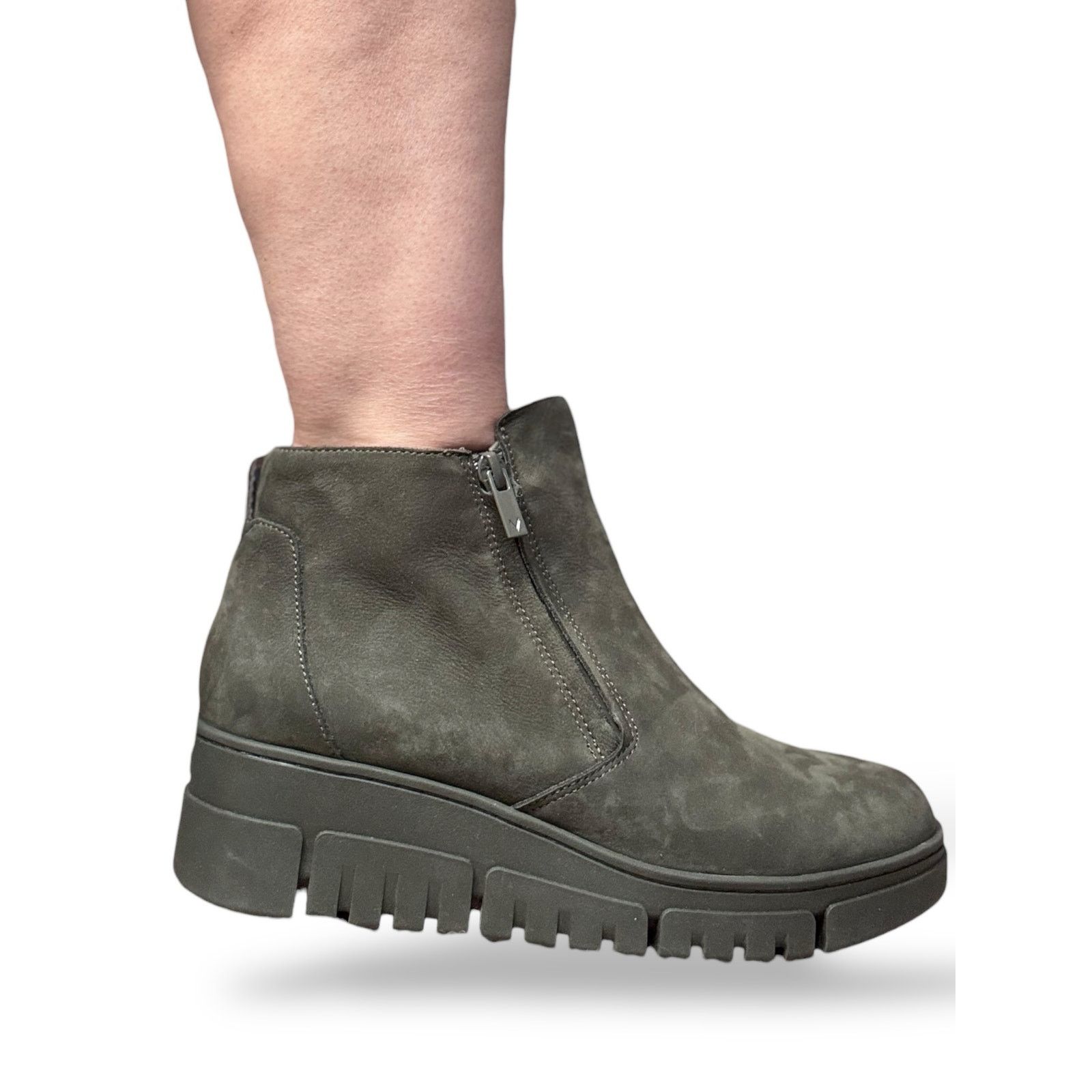 Vionic Vionic Uptown Sur Dark Khaki Nubuck Waterproof Platform 8 Size US 8 / IT 38 - 1 Thumbnail