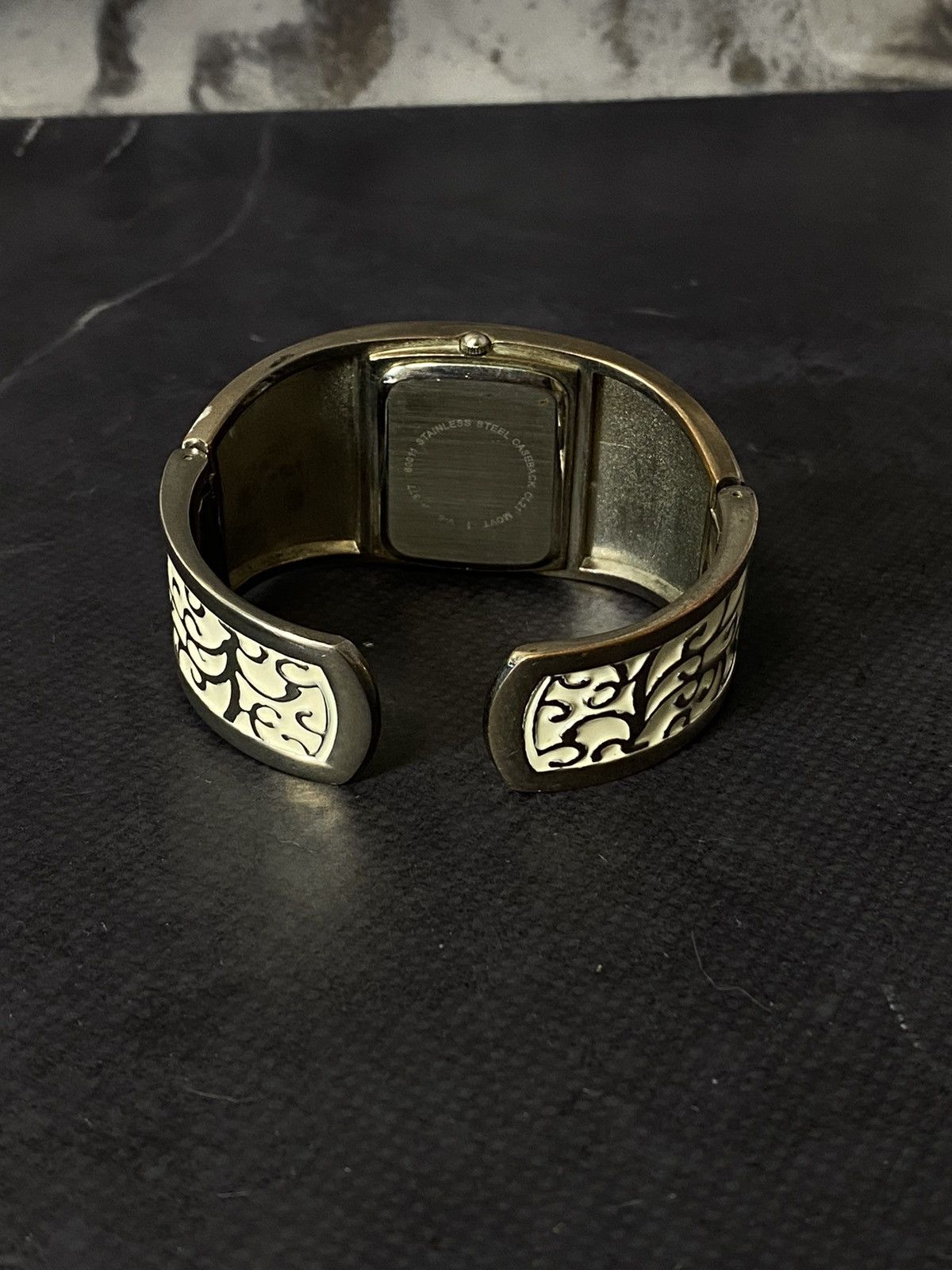 Japanese Brand Vintage Ornate Scrollwork Cuff Bracelet Watch Size ONE SIZE - 4 Thumbnail