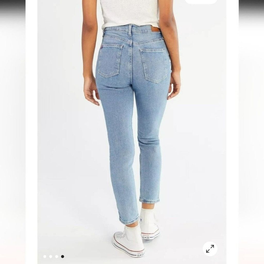 Bdg BDG High-Waisted Cropped Girlfriend Jean Light Wash Size 28 Size 28" / US 6 / IT 42 - 12 Thumbnail