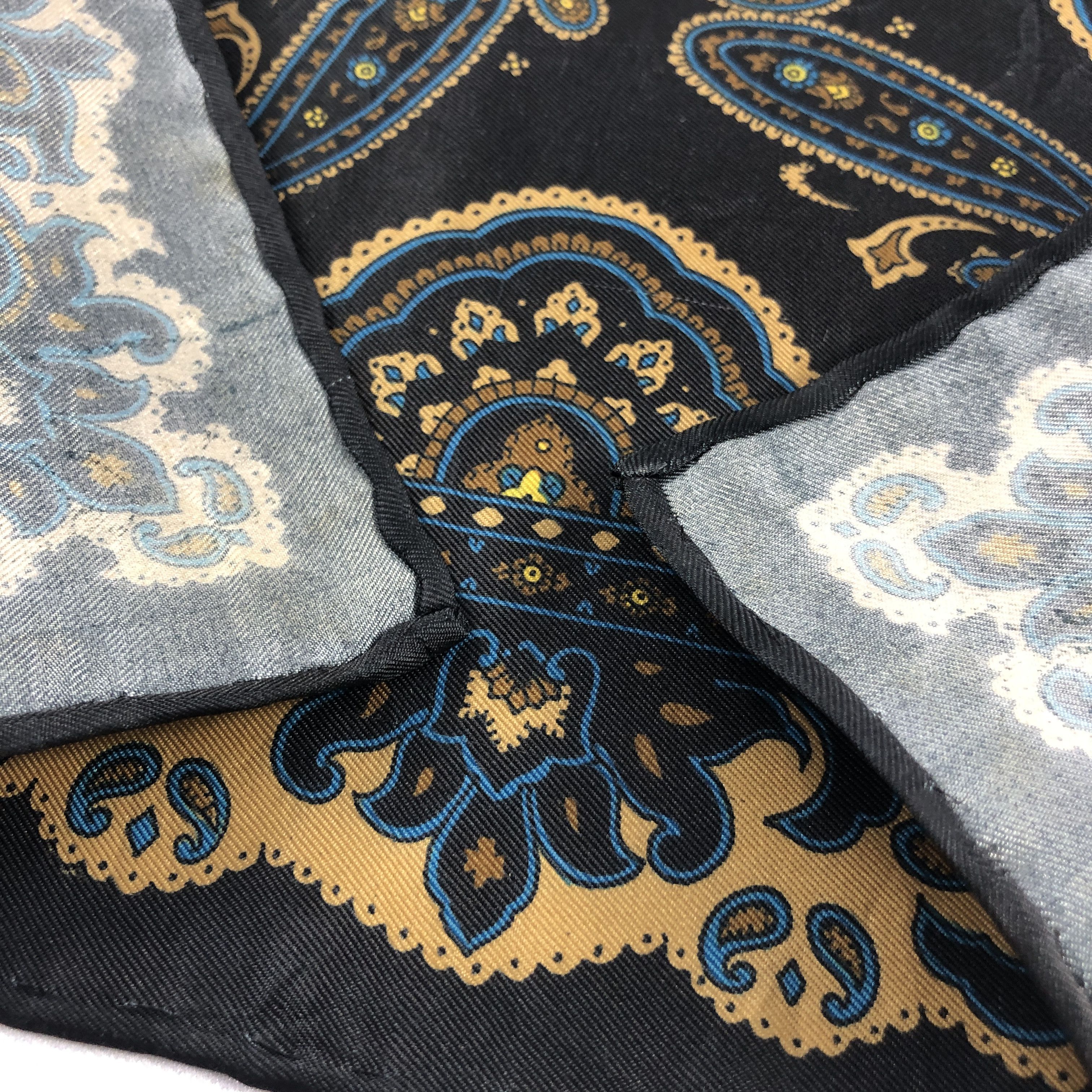 Vintage Vintage Paisley Silk Handkerchief Bandana H2569 Size ONE SIZE - 3 Thumbnail