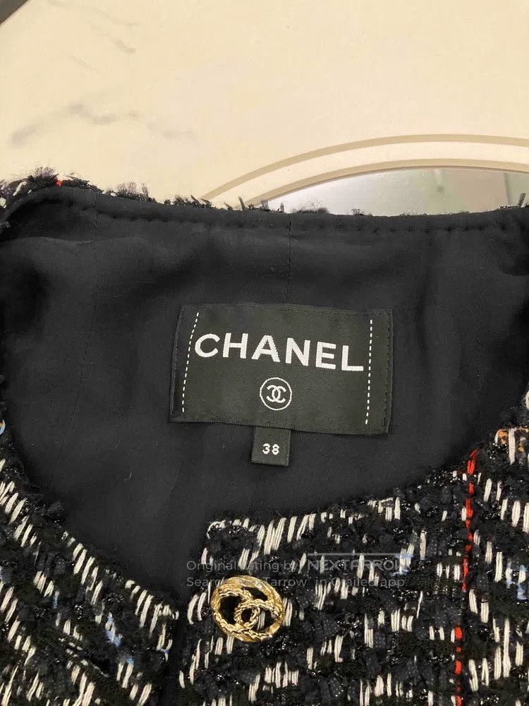 Chanel Chanel Black colour round-neck four-pocket jacket Size XS / US 0-2 / IT 36-38 - 8 Thumbnail