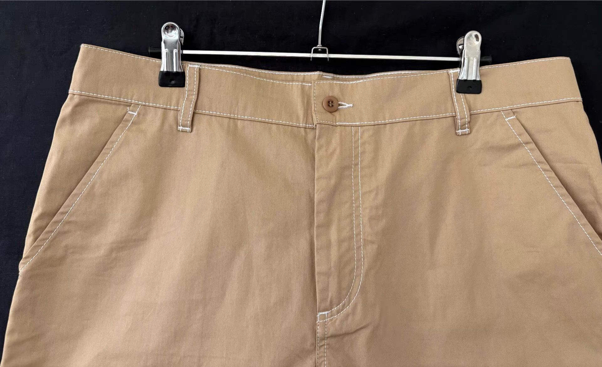 Maison Kitsune Maison Kitsuné Men's Khaki Cargo Shorts Ｑ21 Size US 34 / EU 50 - 4 Thumbnail
