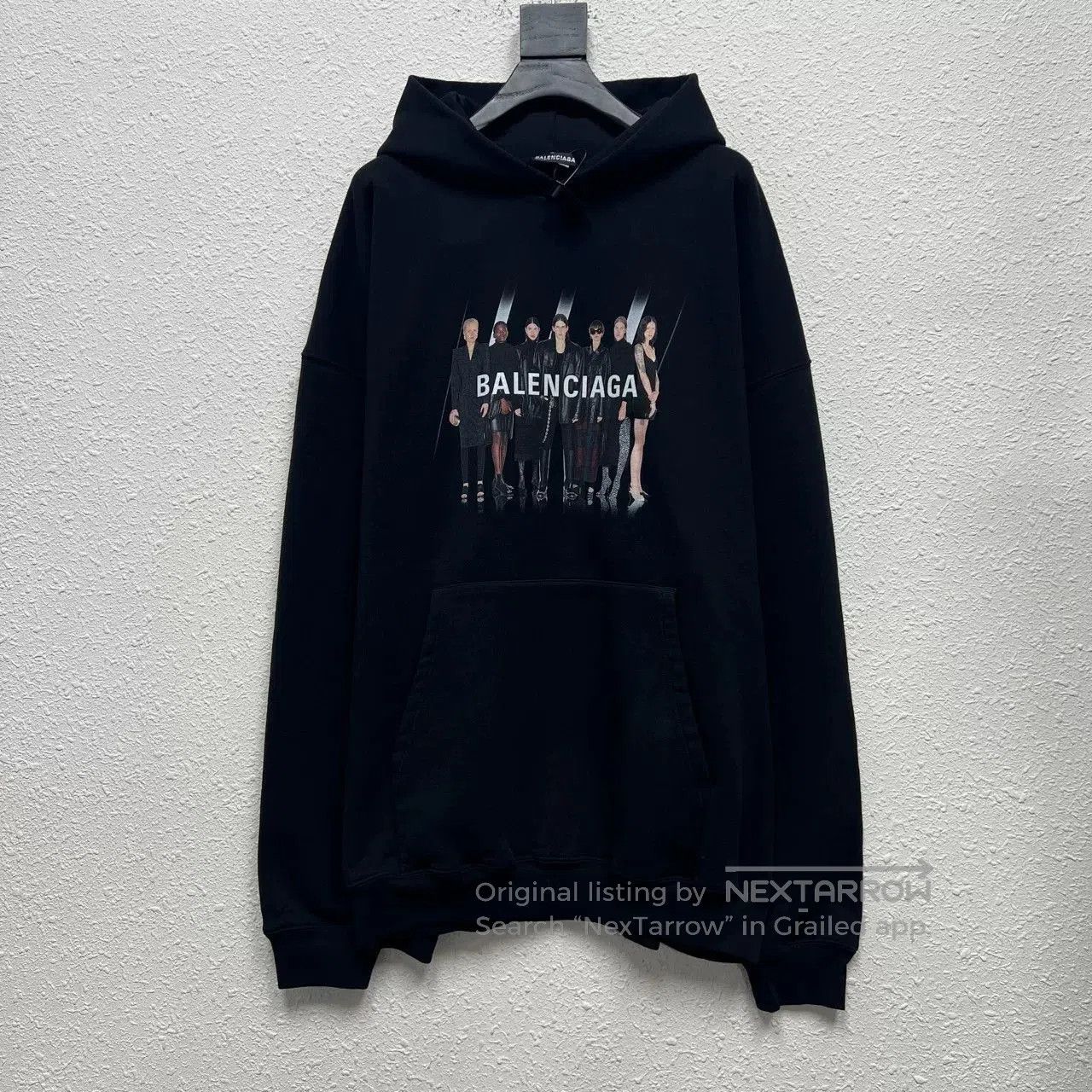 Balenciaga balenciaga portrait logo hoodie size xs. Size US XS / EU 42 / 0 - 1 Thumbnail