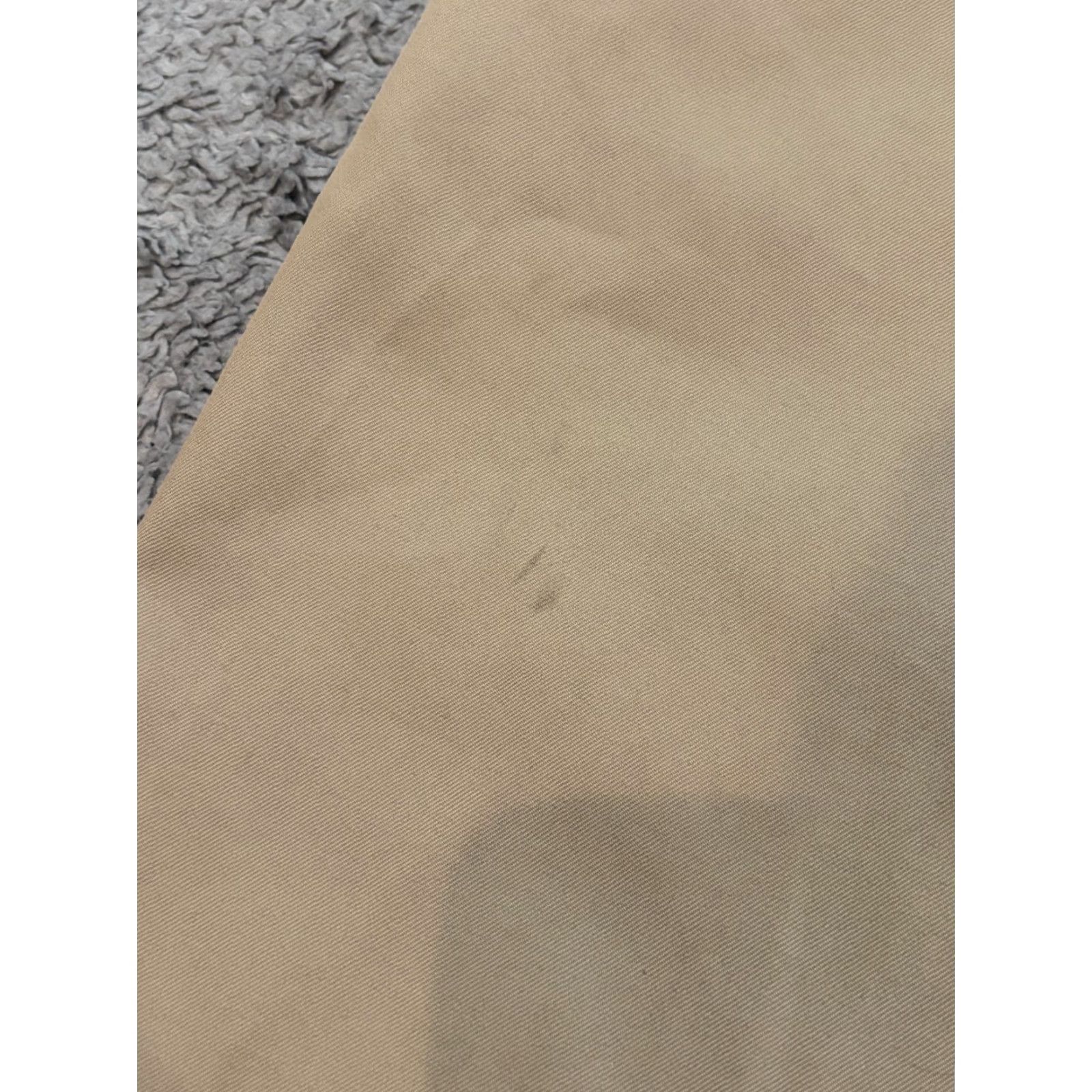 Nike Nike Shorts Mens 40 Beige Chino Golf Dri Fit Stay Cool Athletic Classic Stretch Shirt Mens Beige Nike Short Athletic Classic Stretch Size US 40 / EU 56 - 2 Thumbnail