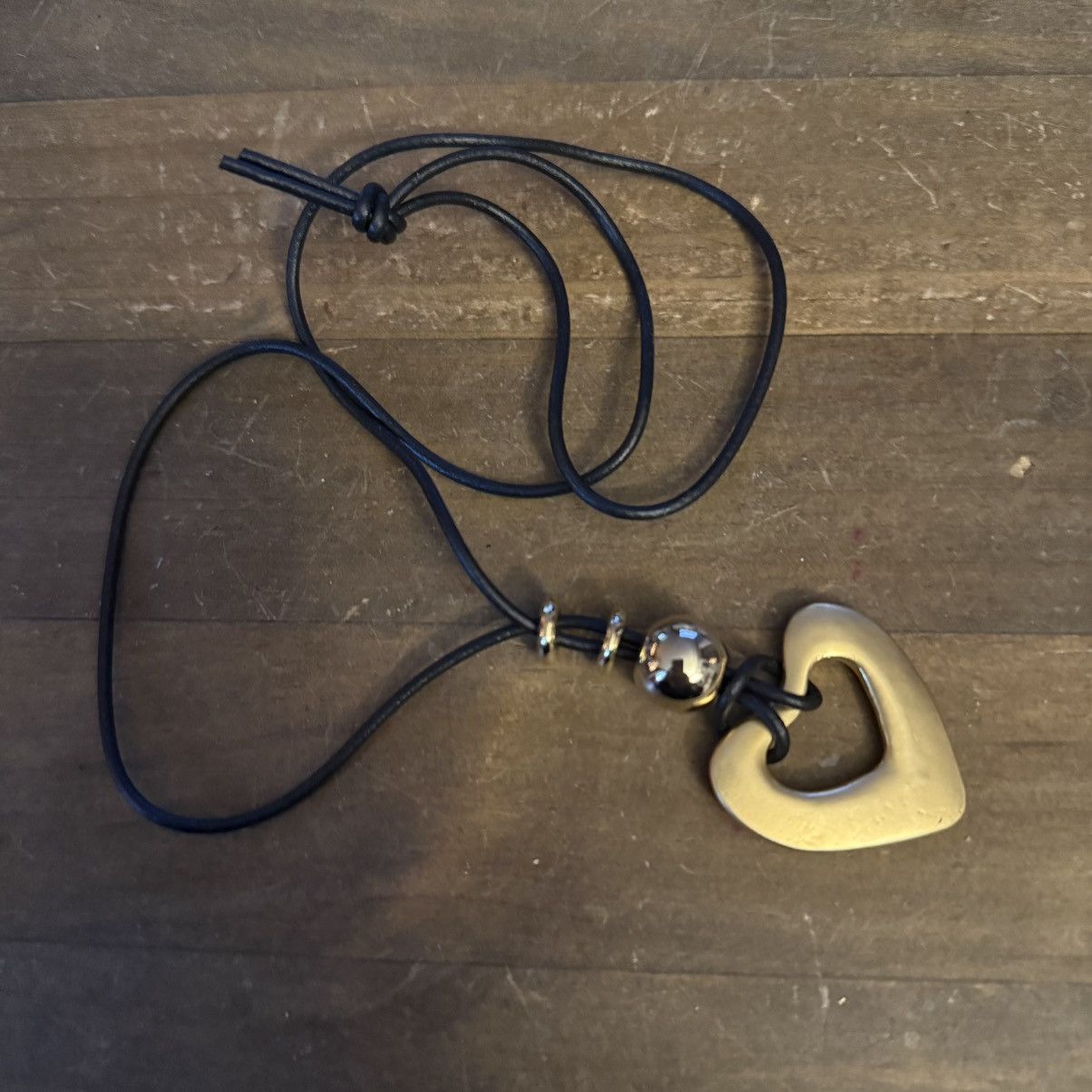 Other Black cord gold heart drop pendant necklace Size ONE SIZE - 2 Thumbnail