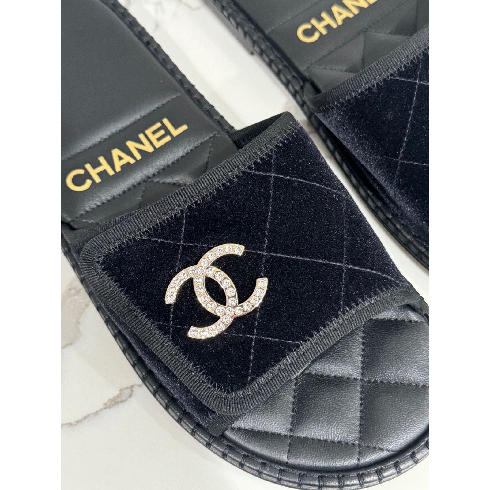 Chanel Chanel 23M Black Velvet Crystal CC Logo Hotel Mule Slide Size US 10 / IT 40 - 15 Thumbnail
