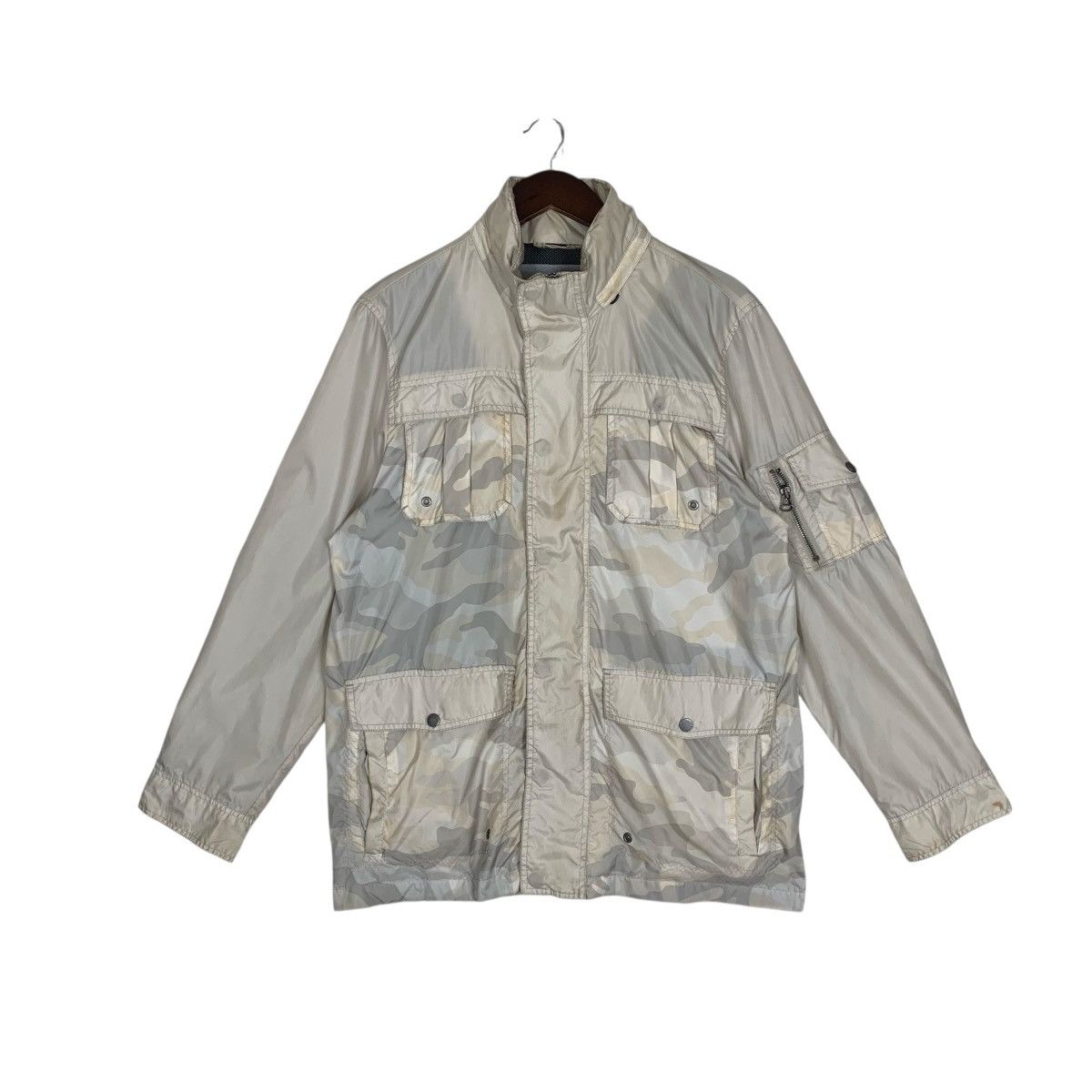 Tommy Hilfiger Vintage Tommy Hilfiger JapaneseBrand Outdoor Light Jacket Size US M / EU 48-50 / 2 - 1 Thumbnail