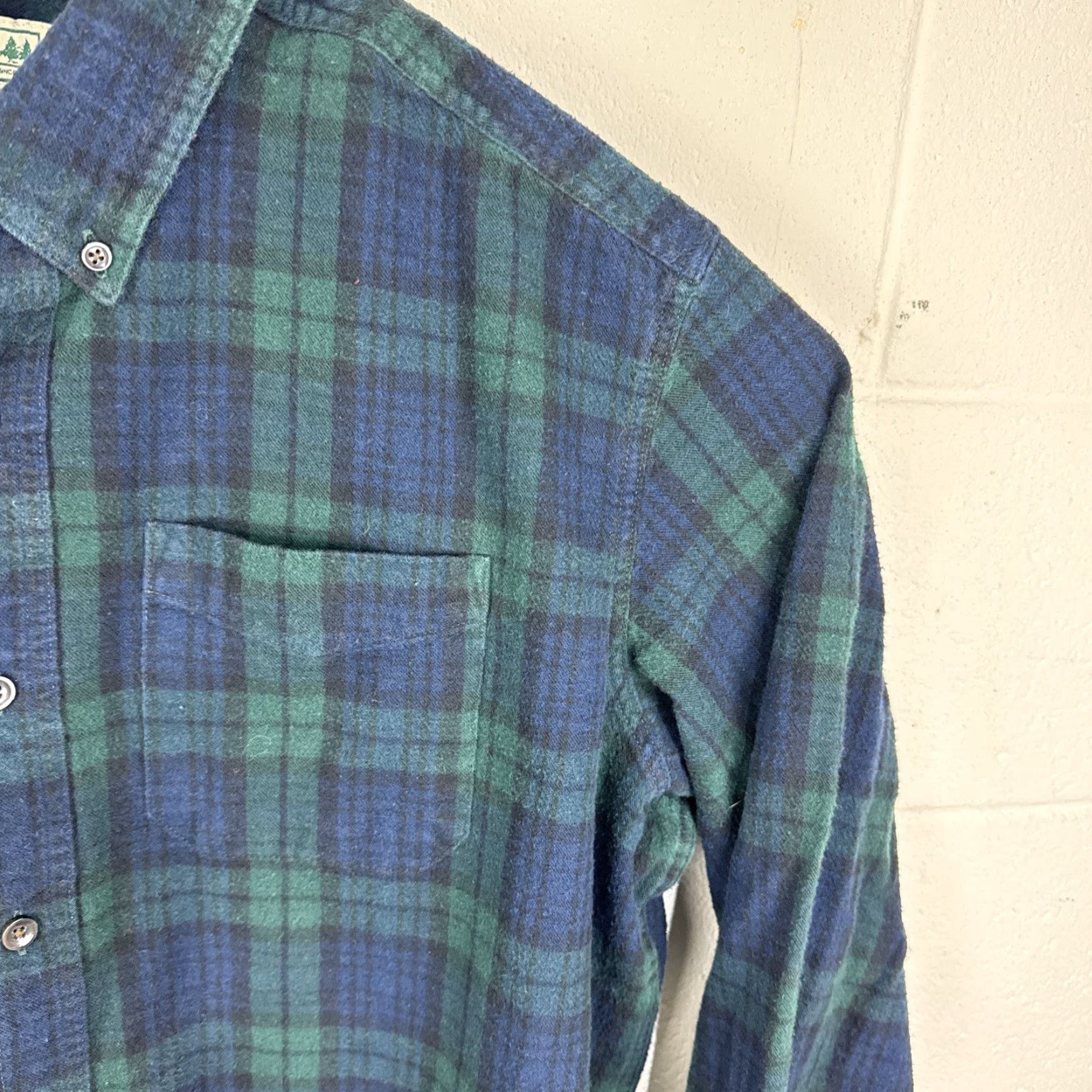 Vintage VINTAGE LL Bean Men’s Flannel Shirt XL Long Sleeve Green Blue Scotch Plaid Pocket Button-Down Career Casual 90s Mens Size US XL / EU 56 / 4 - 5 Thumbnail