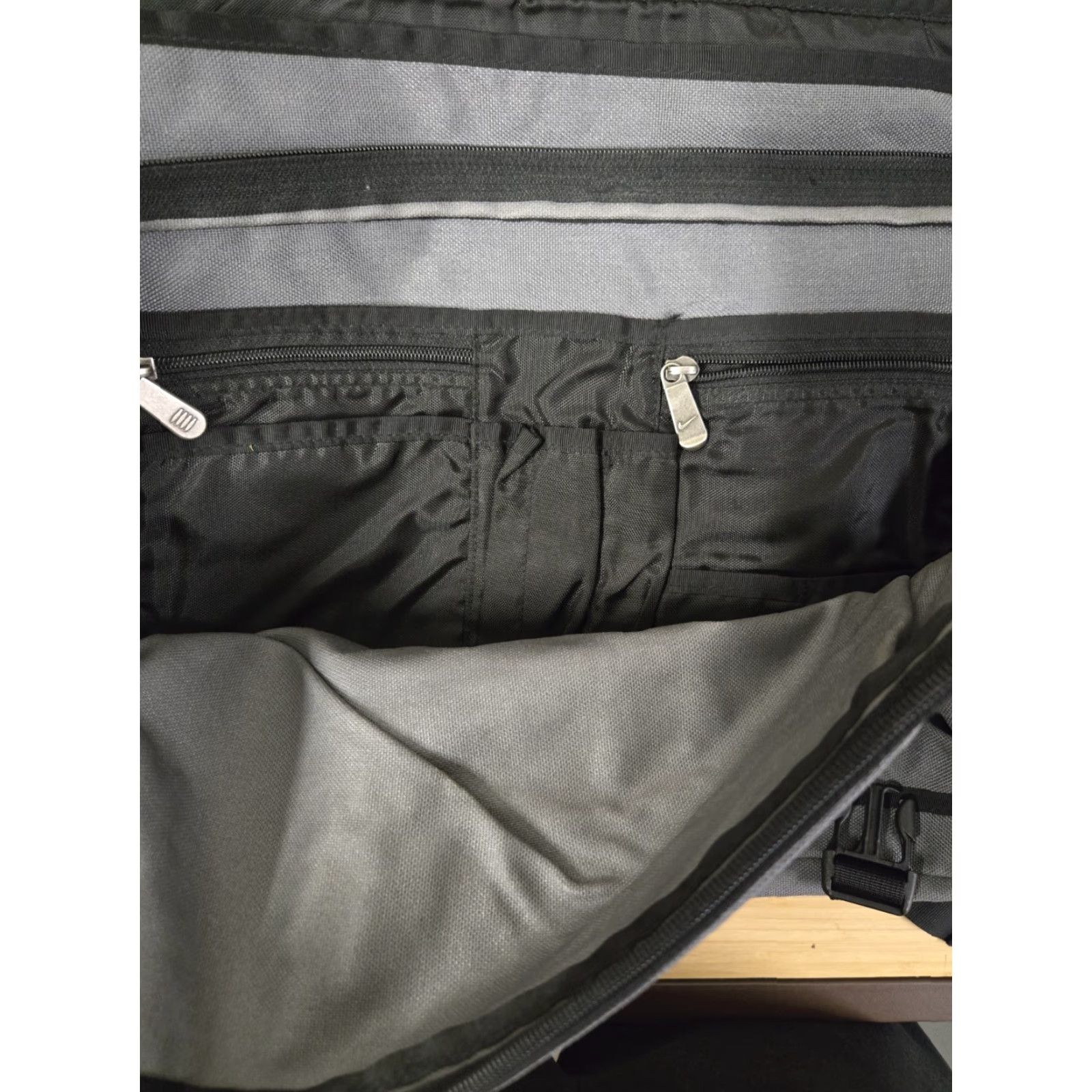 Nike VINTAGE Nike Crossbody Laptop Messenger Bag Black Backpack Y2K Size ONE SIZE - 5 Thumbnail