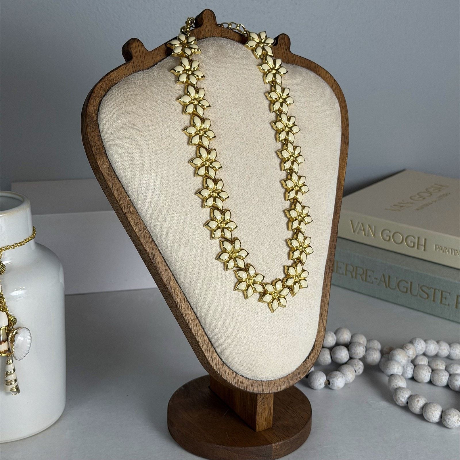 Other Lovely VTG 1980 17" Gold-Tone & Cream Enamel Flower Necklace Size ONE SIZE - 2 Thumbnail