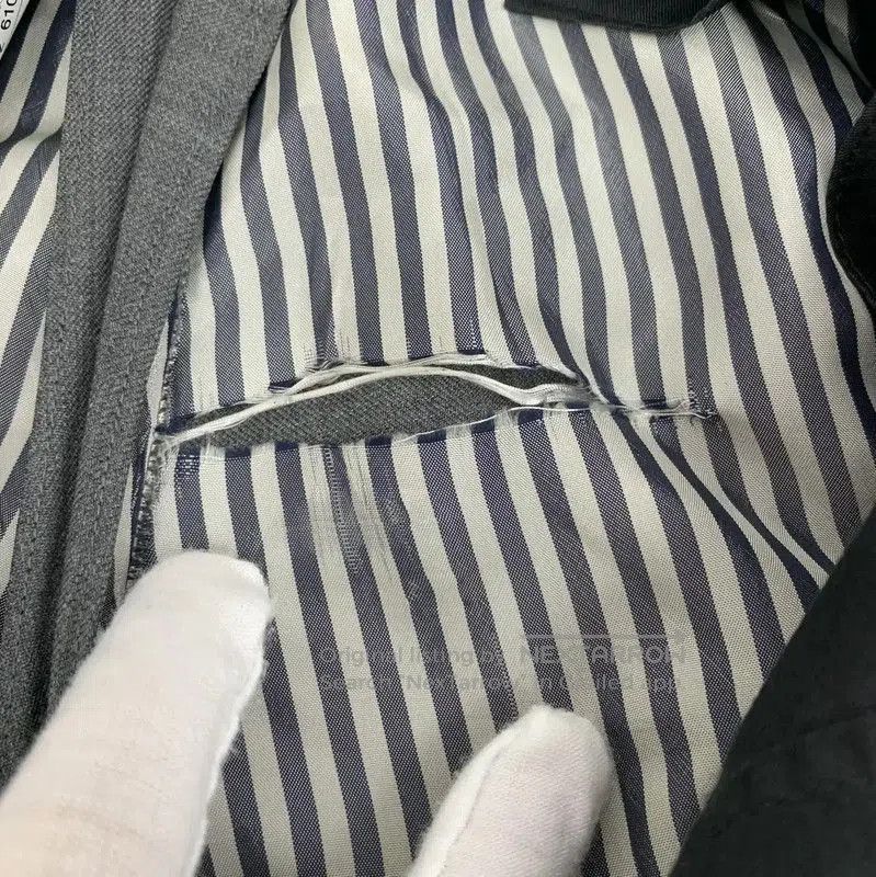 Thom Browne Thom Browne Men's Casual Wool Pants in Dark Gray . Size US 30 / EU 46 - 7 Thumbnail