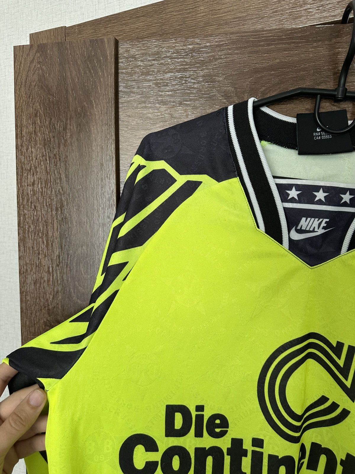 Nike 1994/1995 Nike Borussia Dortmund Vintage Long Sleeve Jersey Size US M / EU 48-50 / 2 - 14 Thumbnail